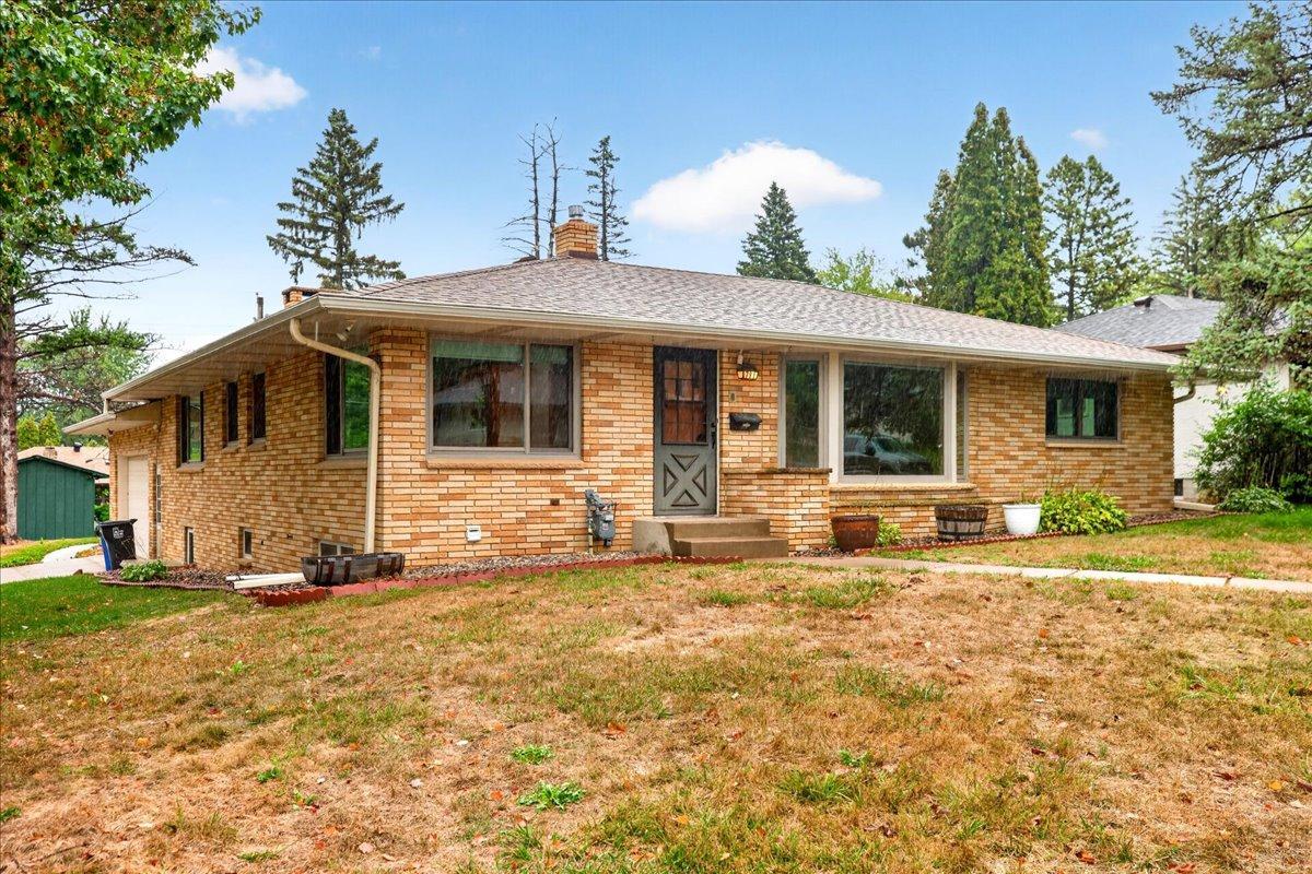 View of Single Family at 781 Iowa Avenue, Saint Paul - Mike Wilen | Minnesota Team Real Estate