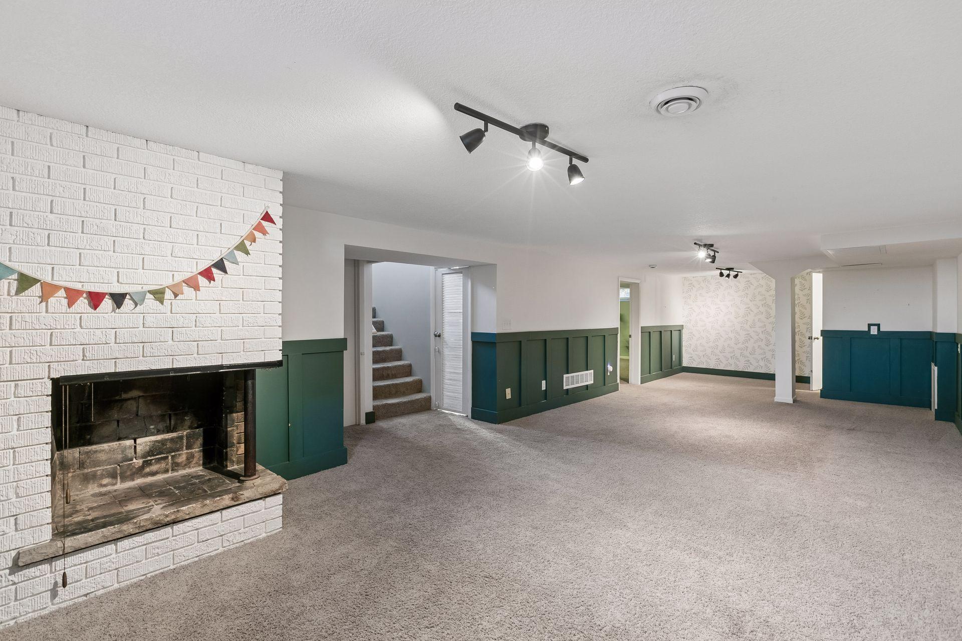 View of Residential at 3647 Buchanan Street, Minneapolis MN 55418, Minneapolis (16 of 35) - Mike Wilen | Minnesota Team Real Estate
