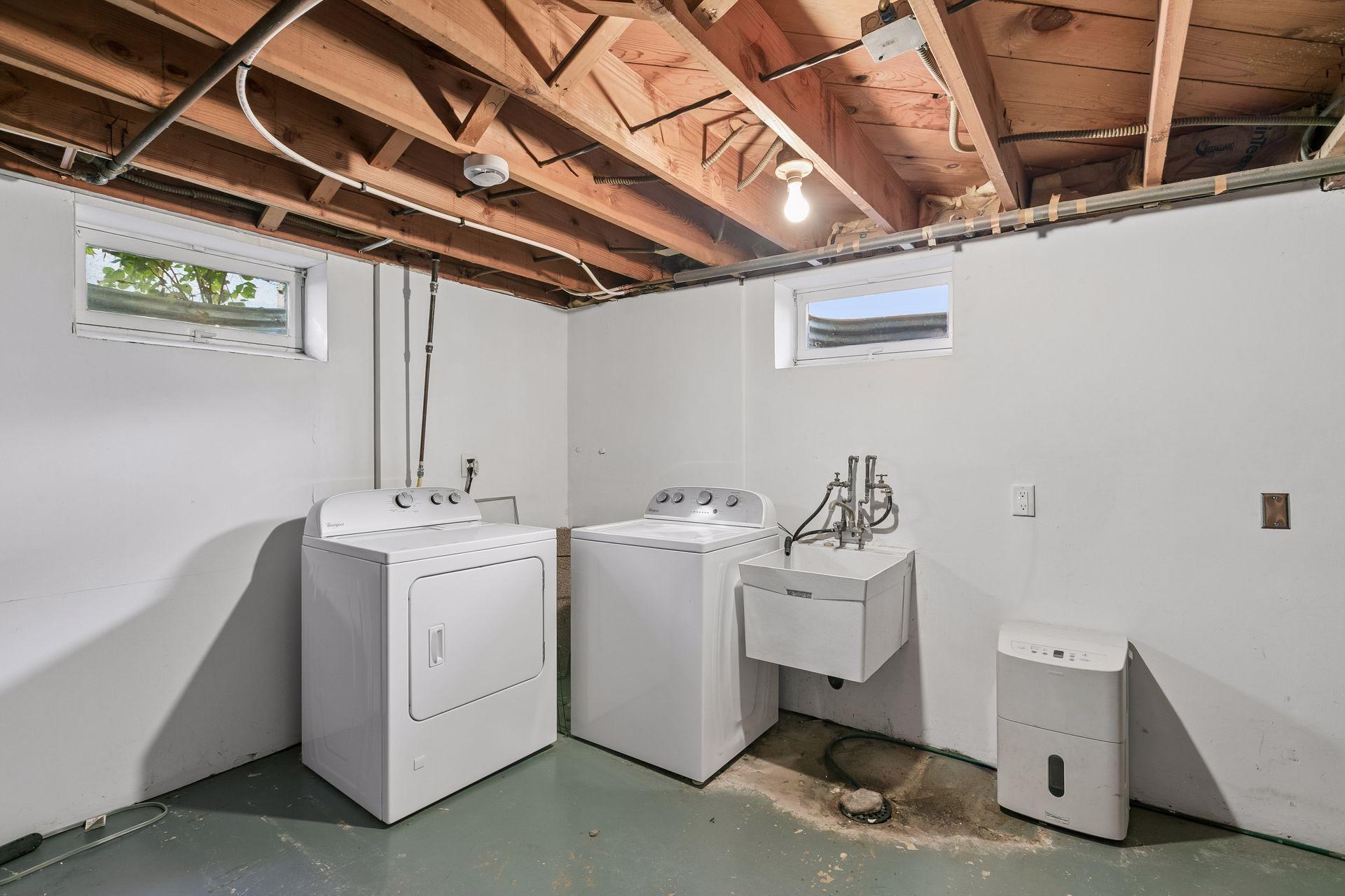 View of Residential at 3647 Buchanan Street, Minneapolis MN 55418, Minneapolis (23 of 35) - Mike Wilen | Minnesota Team Real Estate