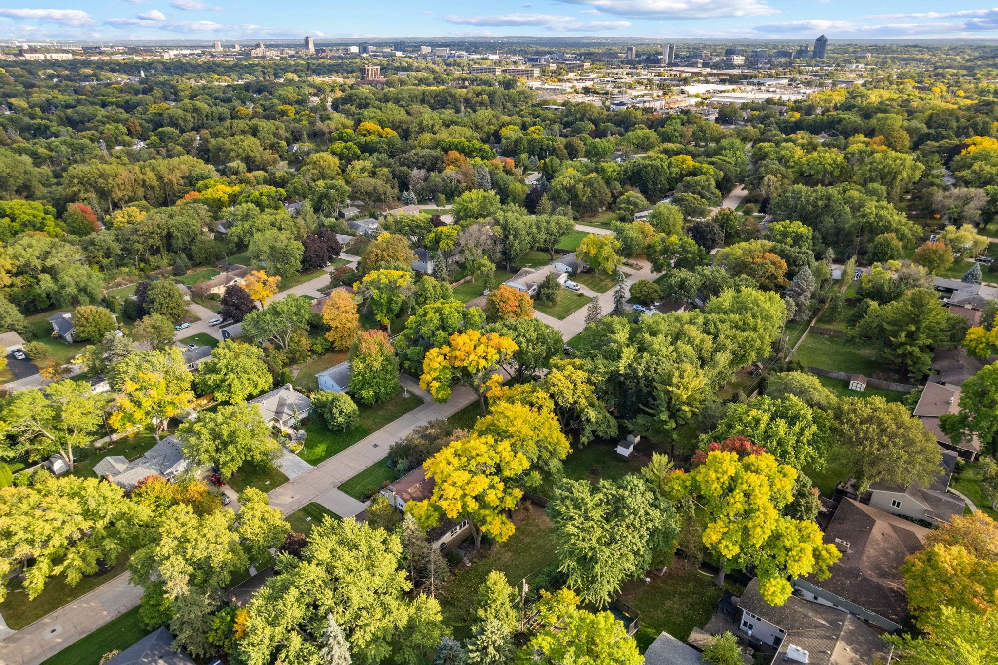 View of Residential at 6620 Hillside Lane, Edina MN 55439, Edina (104 of 116) - Mike Wilen | Minnesota Team Real Estate
