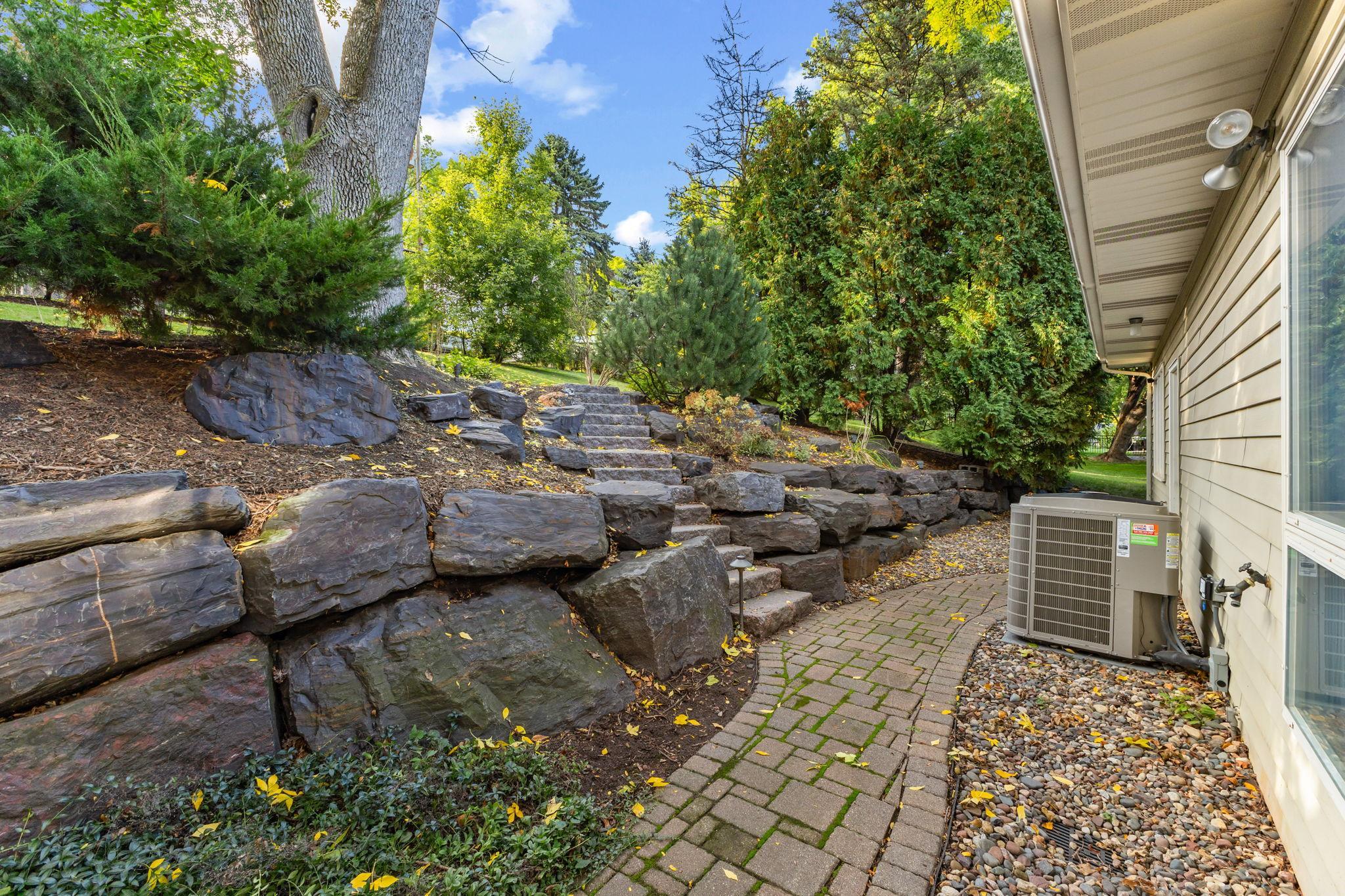 View of Residential at 6620 Hillside Lane, Edina MN 55439, Edina (92 of 116) - Mike Wilen | Minnesota Team Real Estate