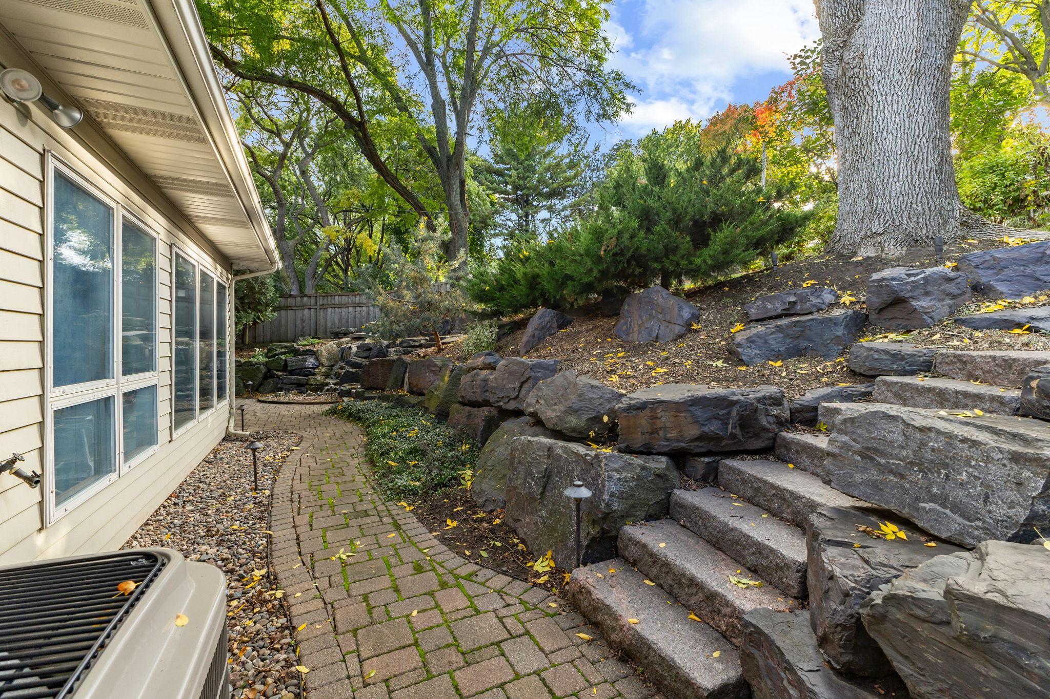 View of Residential at 6620 Hillside Lane, Edina MN 55439, Edina (90 of 116) - Mike Wilen | Minnesota Team Real Estate