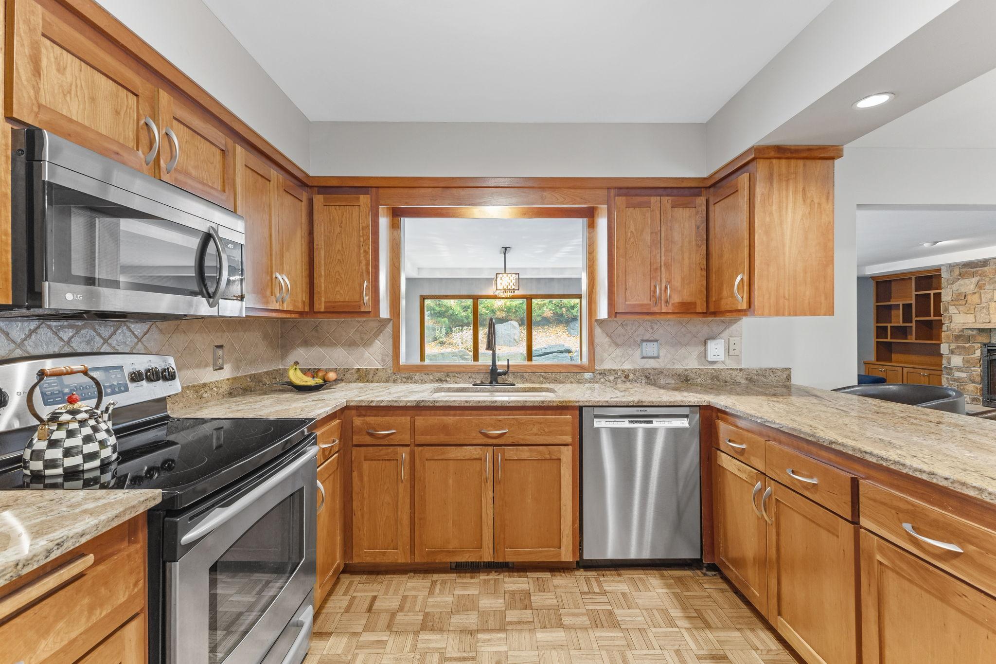 View of Residential at 6620 Hillside Lane, Edina MN 55439, Edina (39 of 116) - Mike Wilen | Minnesota Team Real Estate