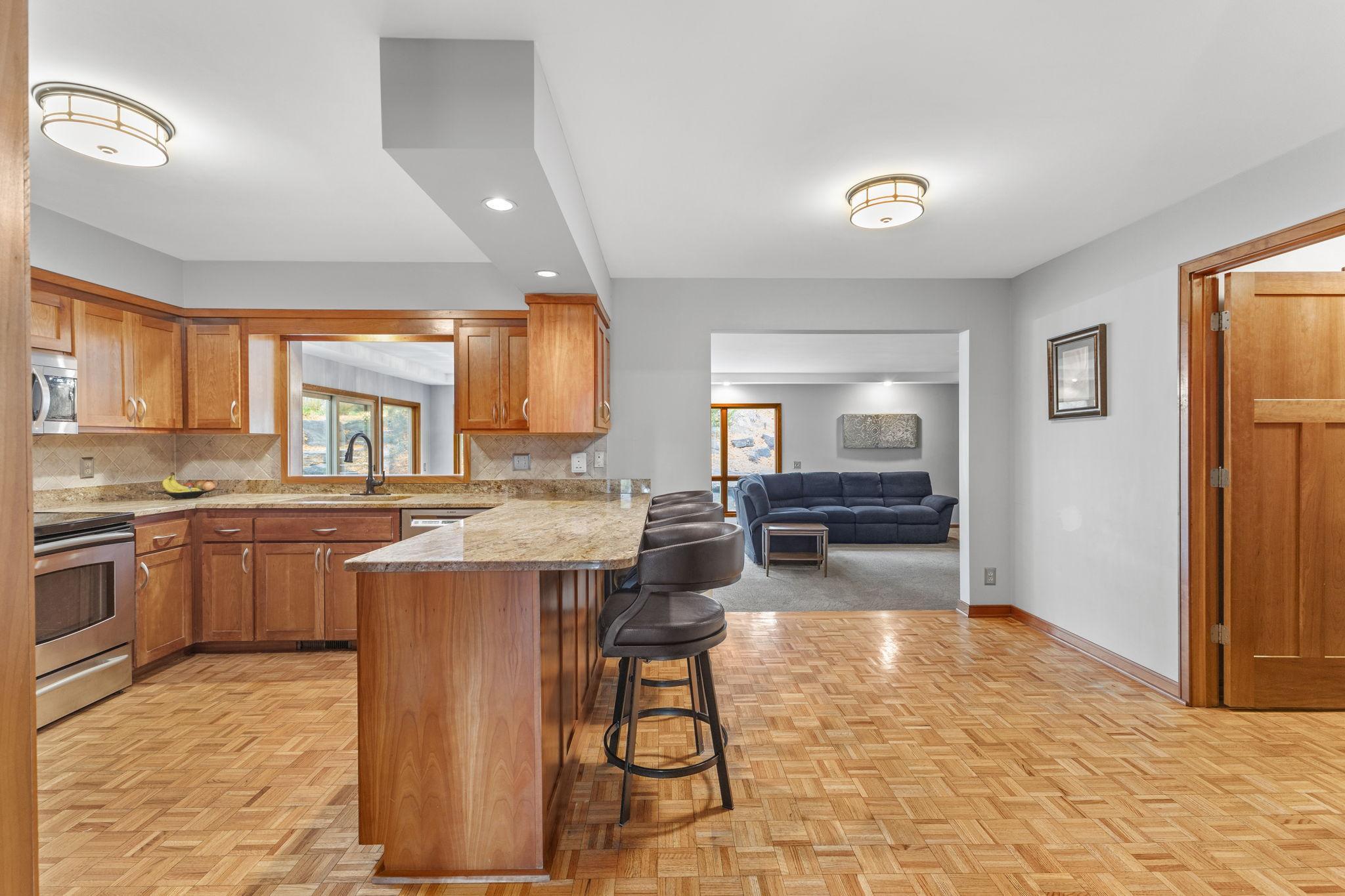 View of Residential at 6620 Hillside Lane, Edina MN 55439, Edina (38 of 116) - Mike Wilen | Minnesota Team Real Estate
