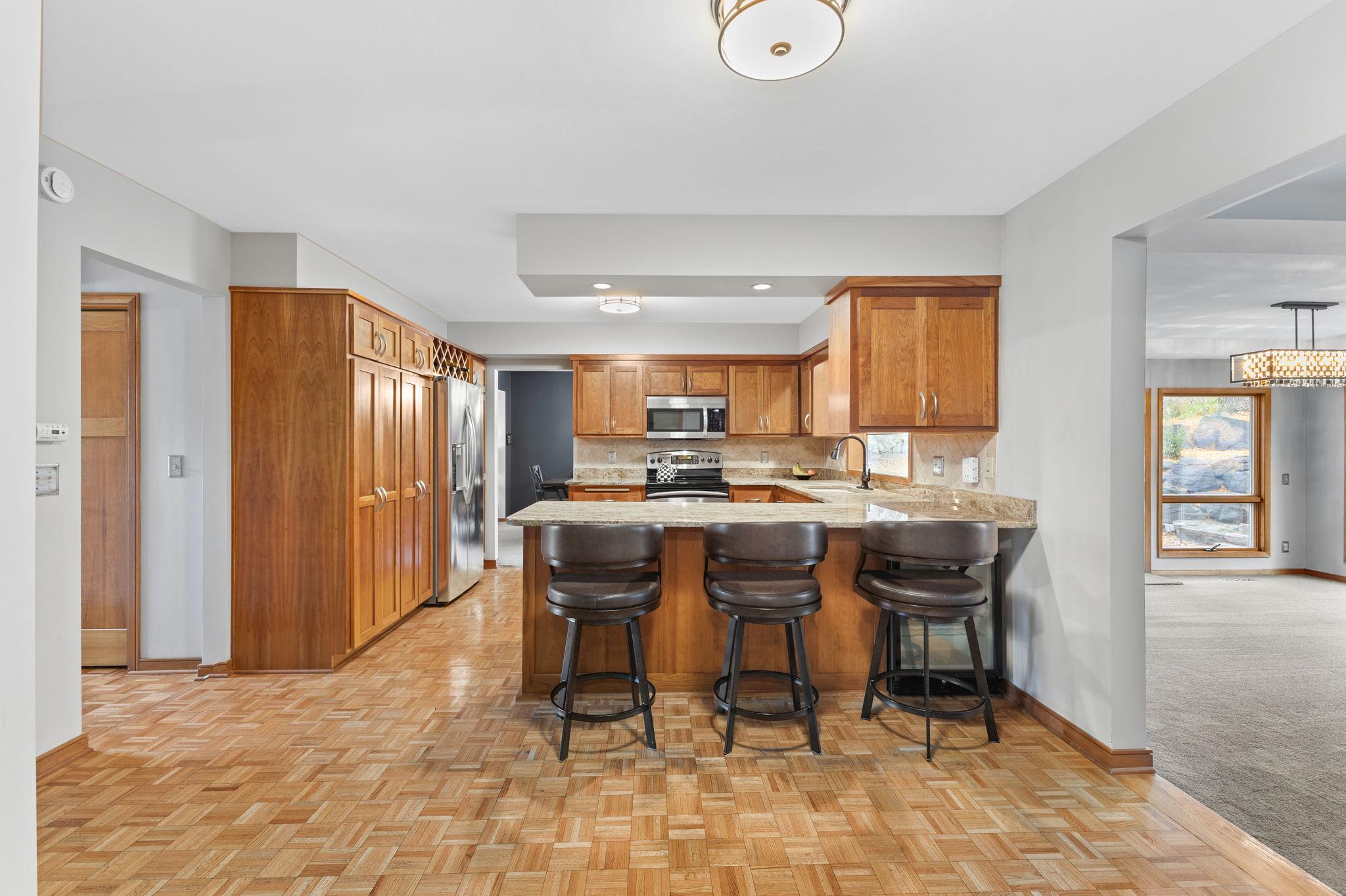View of Residential at 6620 Hillside Lane, Edina MN 55439, Edina (37 of 116) - Mike Wilen | Minnesota Team Real Estate
