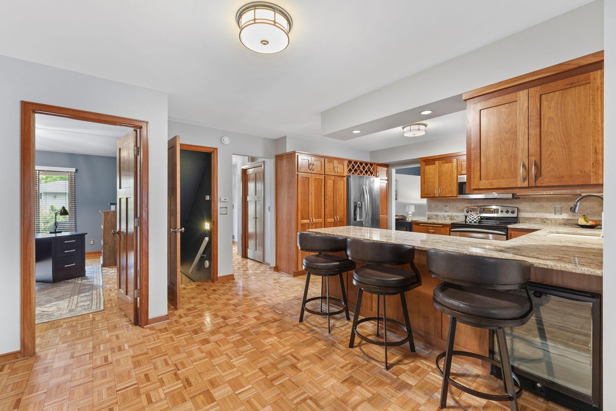 View of Residential at 6620 Hillside Lane, Edina MN 55439, Edina (36 of 116) - Mike Wilen | Minnesota Team Real Estate