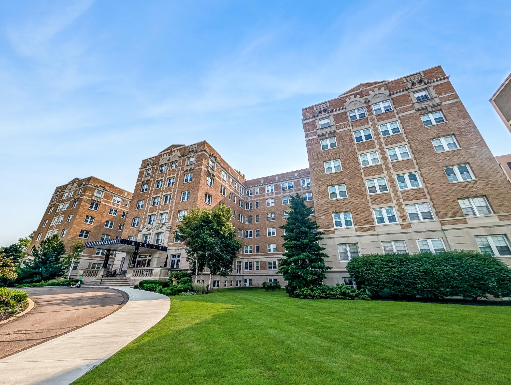 View of (CC) High Rise (4+ Levels) at 2615 Park Avenue, Minneapolis - Mike Wilen | Minnesota Team Real Estate