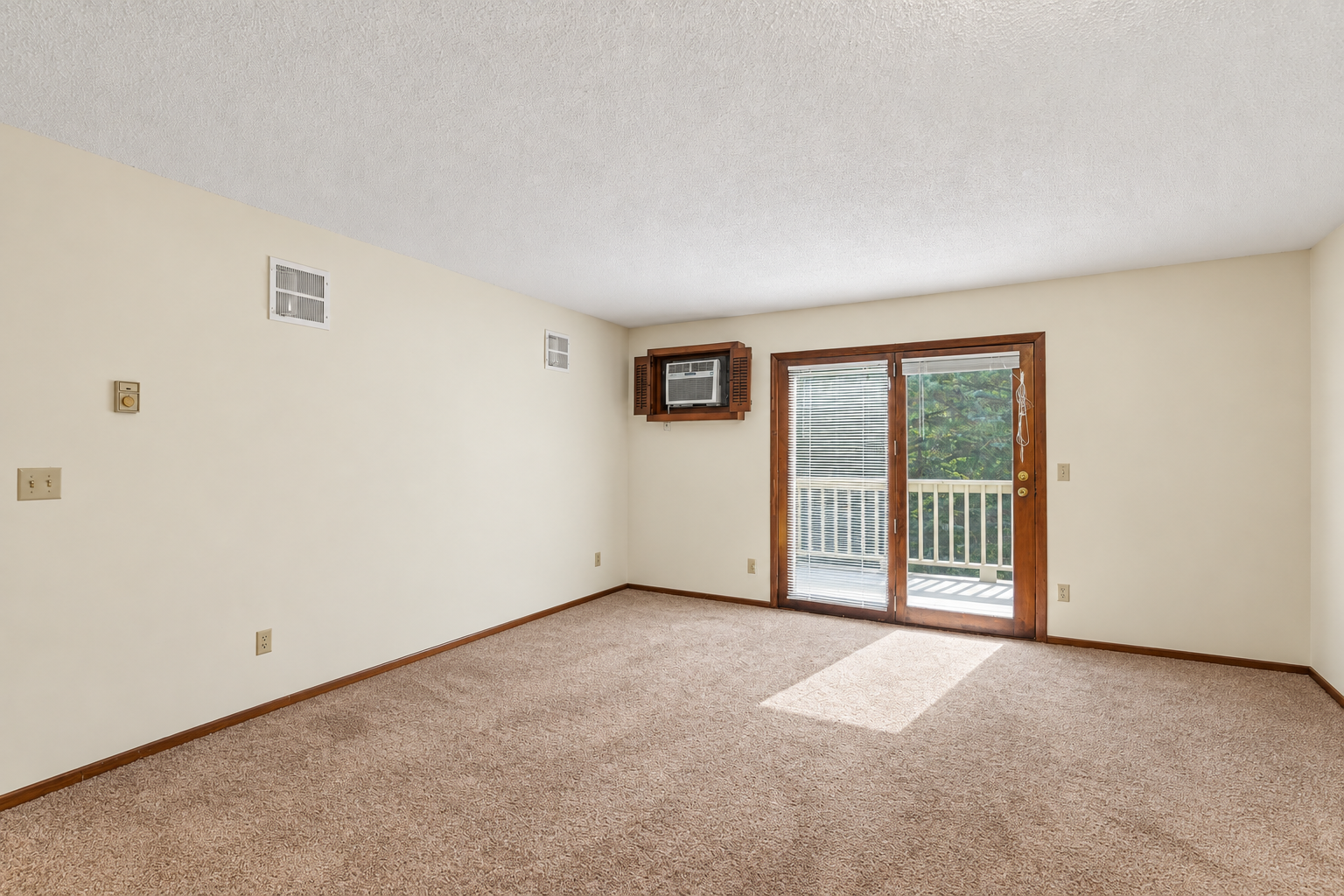 View of Residential at 1581 Wheelock Lane #206, Saint Paul MN 55117, Saint Paul (13 of 24) - Mike Wilen | Minnesota Team Real Estate
