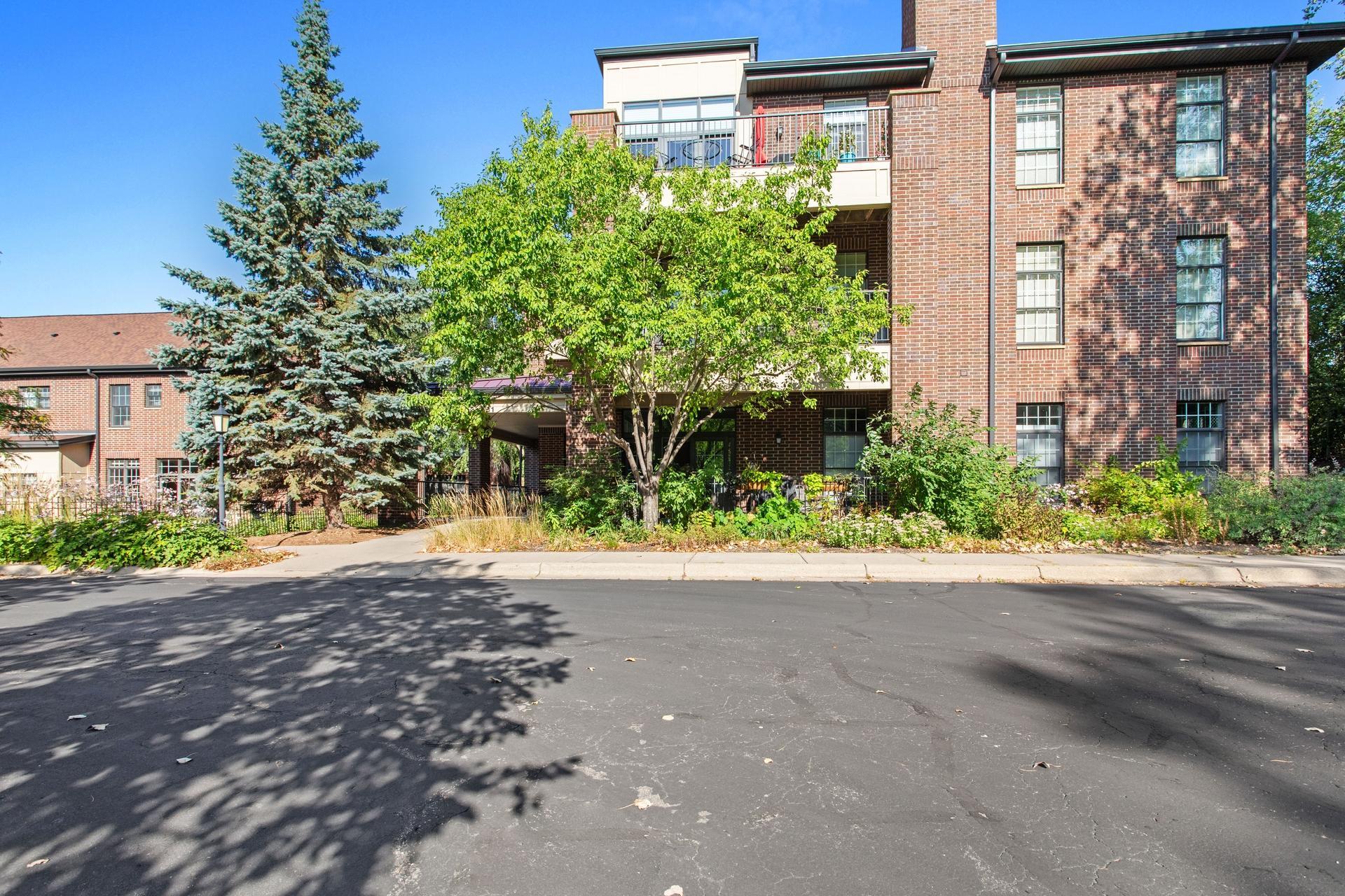 View of Residential at 851 River Mews Court #105, Minneapolis MN 55414, Minneapolis (24 of 25) - Mike Wilen | Minnesota Team Real Estate