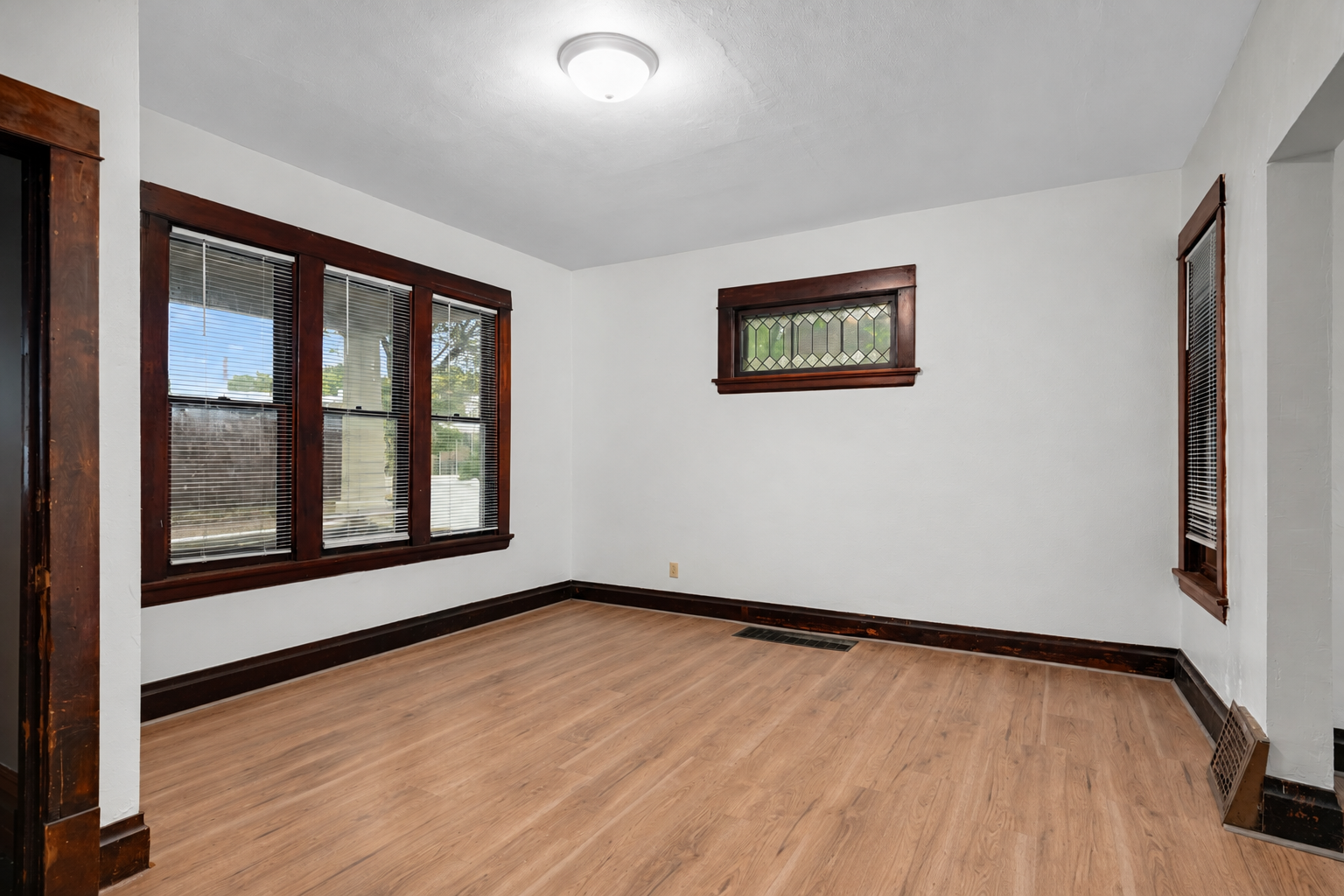 View of Residential Income at 620 Cook Avenue, Saint Paul MN 55130, Saint Paul (21 of 24) - Mike Wilen | Minnesota Team Real Estate