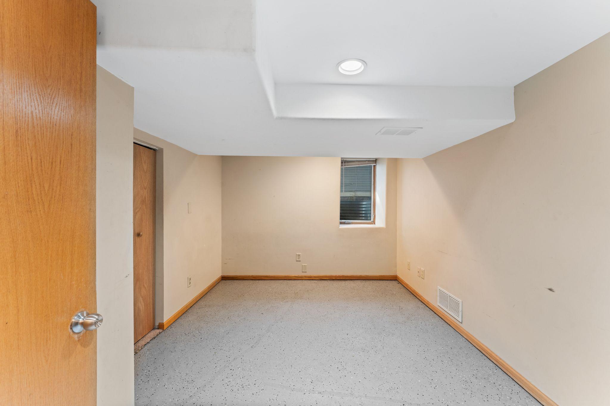 View of Residential Income at 1076 25th Avenue, Minneapolis MN 55414, Minneapolis (18 of 19) - Mike Wilen | Minnesota Team Real Estate