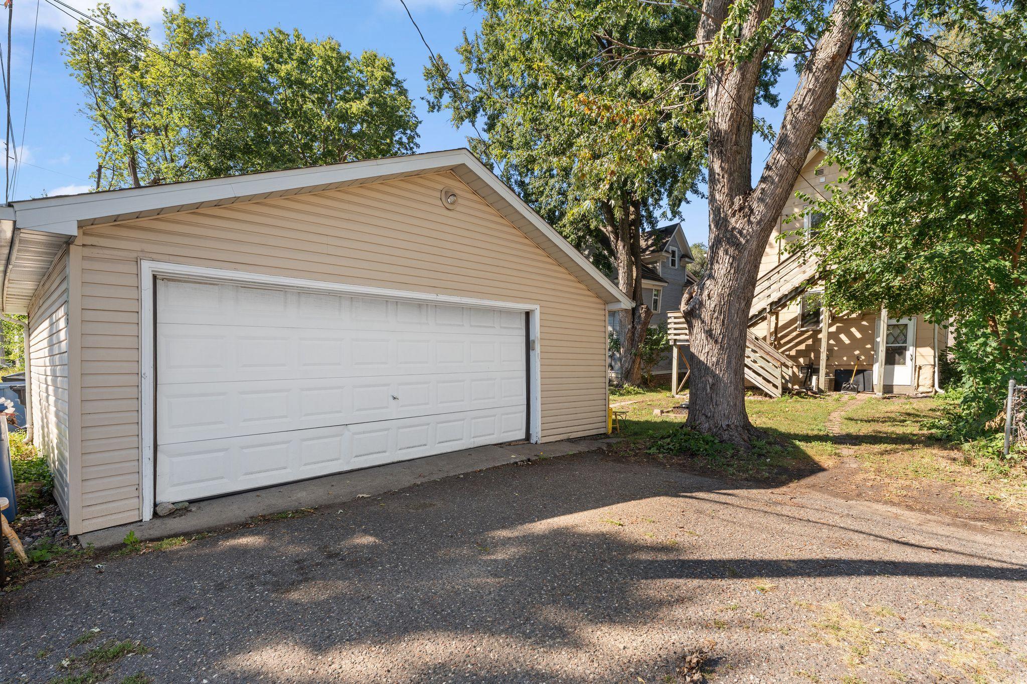 View of Residential Income at 1076 25th Avenue, Minneapolis MN 55414, Minneapolis (2 of 19) - Mike Wilen | Minnesota Team Real Estate
