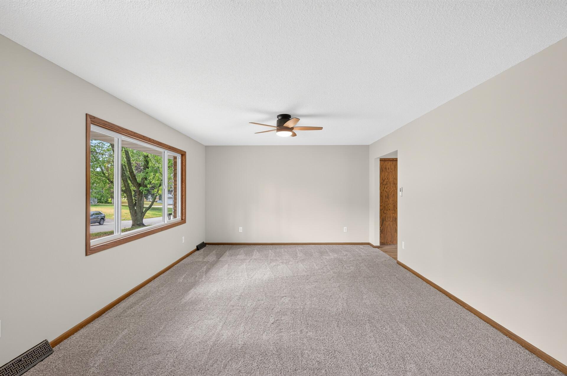 View of Residential at 18212 Ginavale Lane, Eden Prairie MN 55346, Eden Prairie (7 of 39) - Mike Wilen | Minnesota Team Real Estate