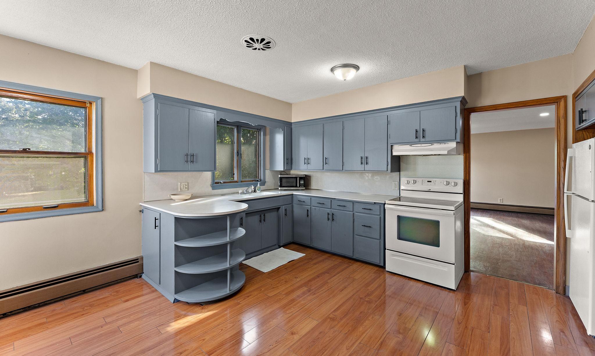 View of Residential at 1603 Frost Avenue, Maplewood MN 55109, Maplewood (6 of 29) - Mike Wilen | Minnesota Team Real Estate