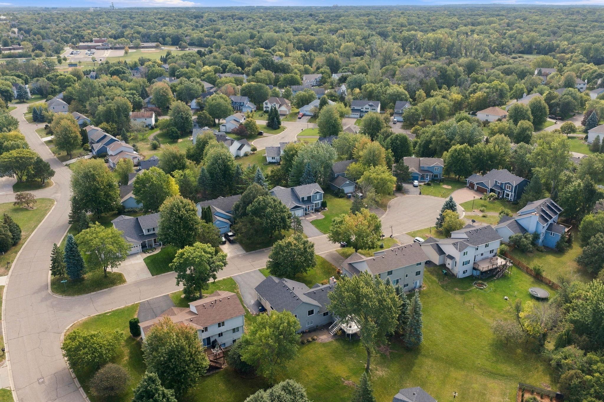 View of Residential at 3875 Walnut Grove Lane, Plymouth MN 55446, Plymouth (36 of 37) - Mike Wilen | Minnesota Team Real Estate
