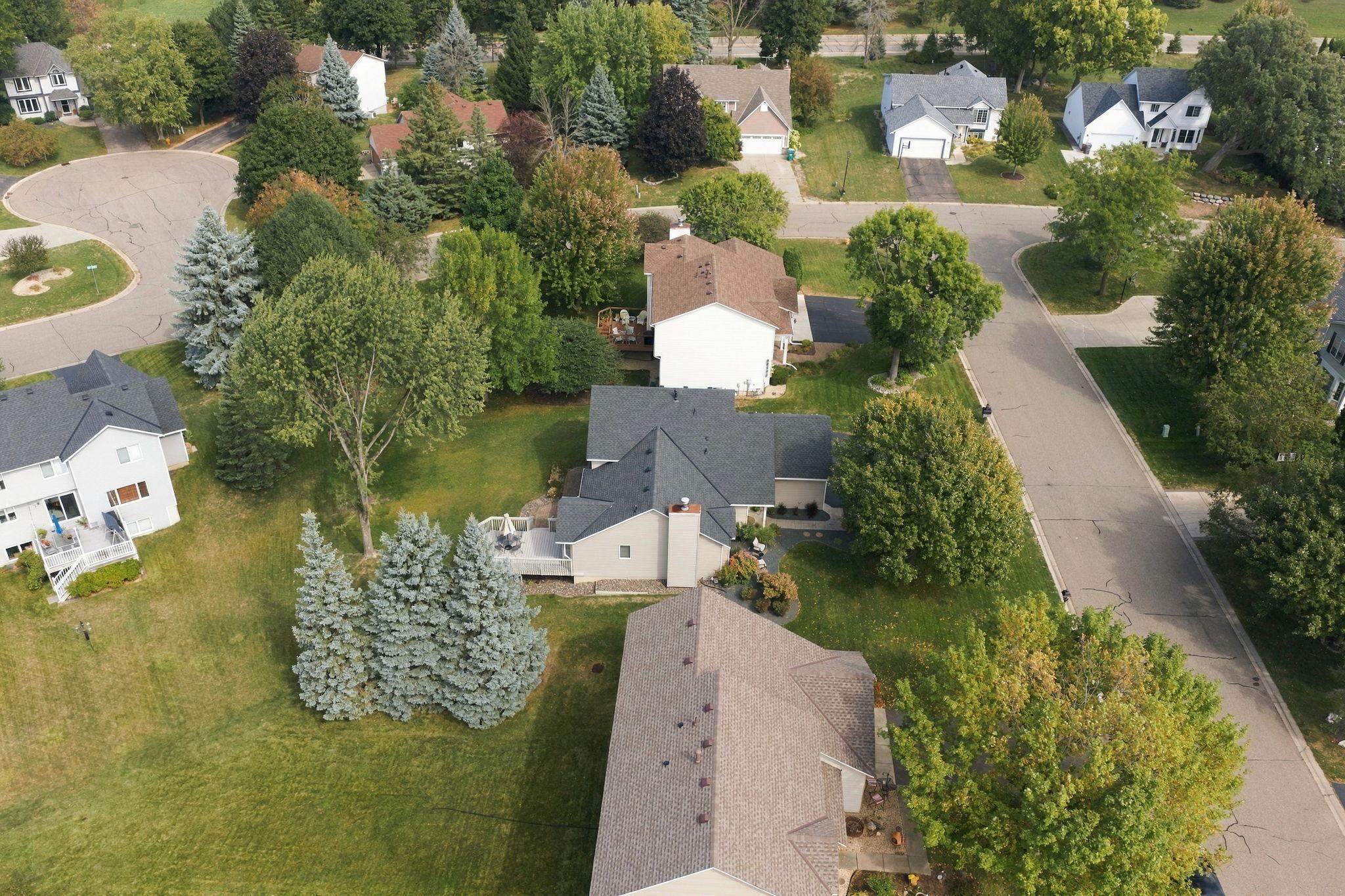 View of Residential at 3875 Walnut Grove Lane, Plymouth MN 55446, Plymouth (35 of 37) - Mike Wilen | Minnesota Team Real Estate