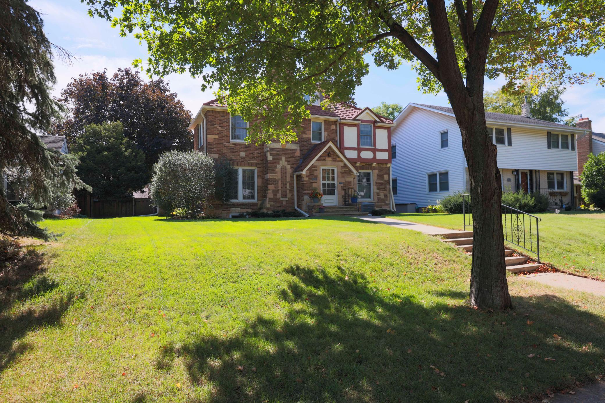 View of Residential at 1848 Pinehurst Avenue, Saint Paul MN 55116, Saint Paul (2 of 38) - Mike Wilen | Minnesota Team Real Estate