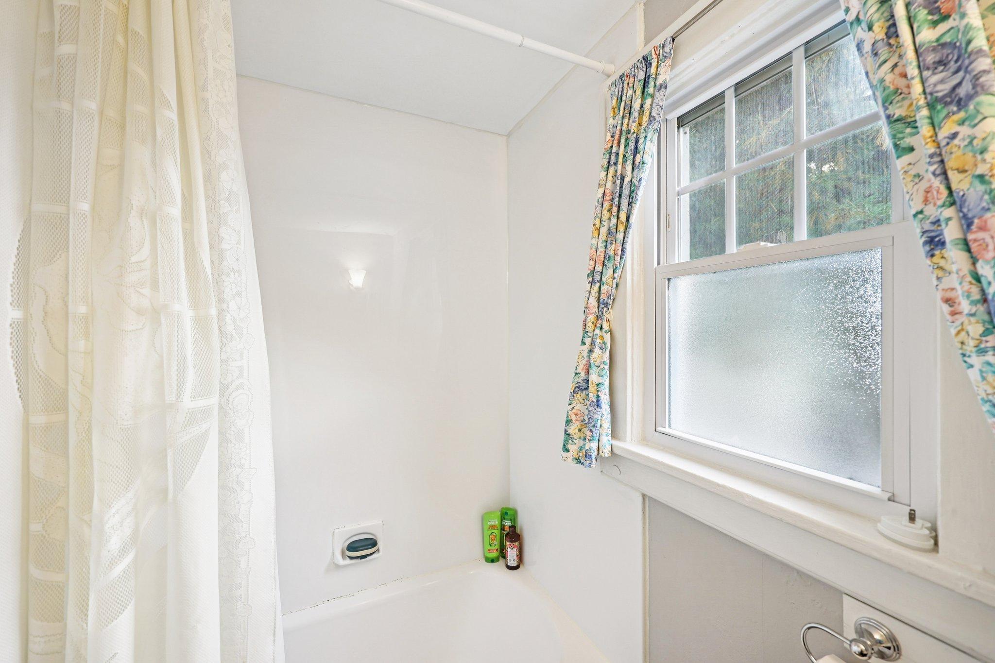 View of Residential at 4000 Sheridan Avenue, Minneapolis MN 55412, Minneapolis (17 of 25) - Mike Wilen | Minnesota Team Real Estate