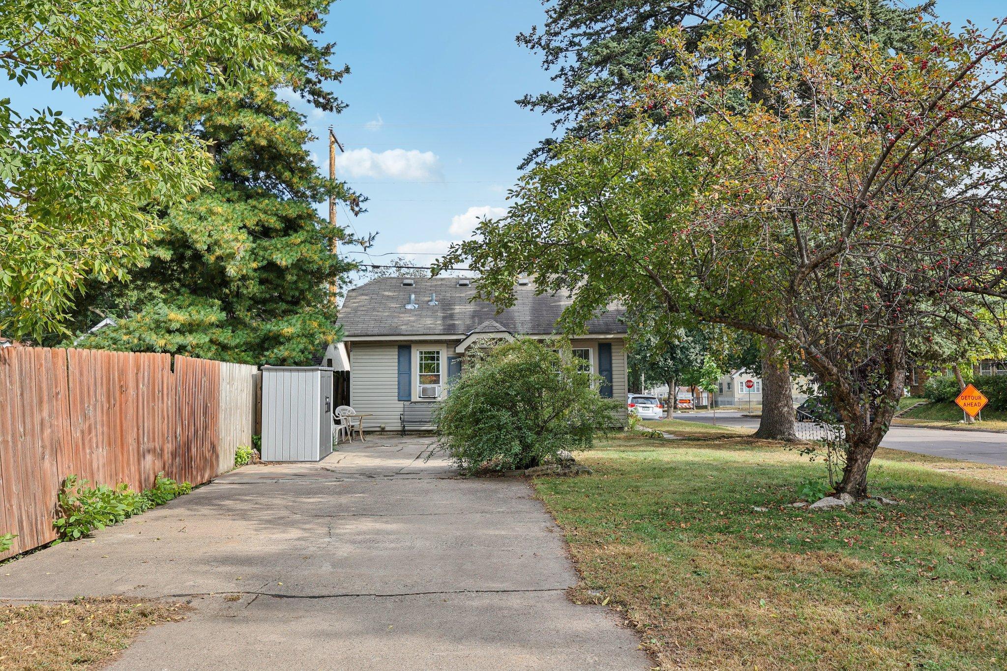 View of Residential at 4000 Sheridan Avenue, Minneapolis MN 55412, Minneapolis (6 of 25) - Mike Wilen | Minnesota Team Real Estate