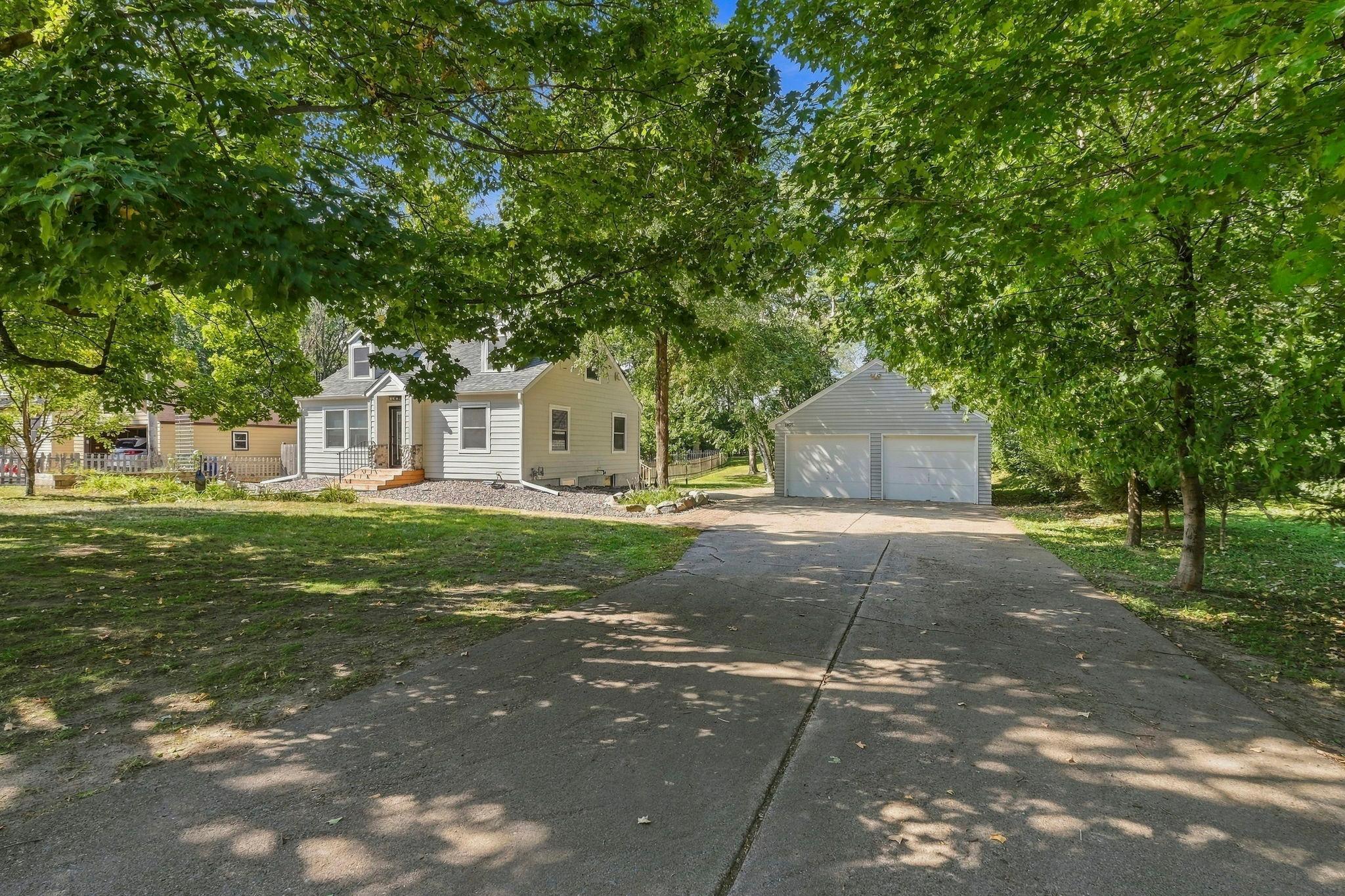 View of Residential at 1805 Oakview Lane, Plymouth MN 55441, Plymouth (38 of 52) - Mike Wilen | Minnesota Team Real Estate