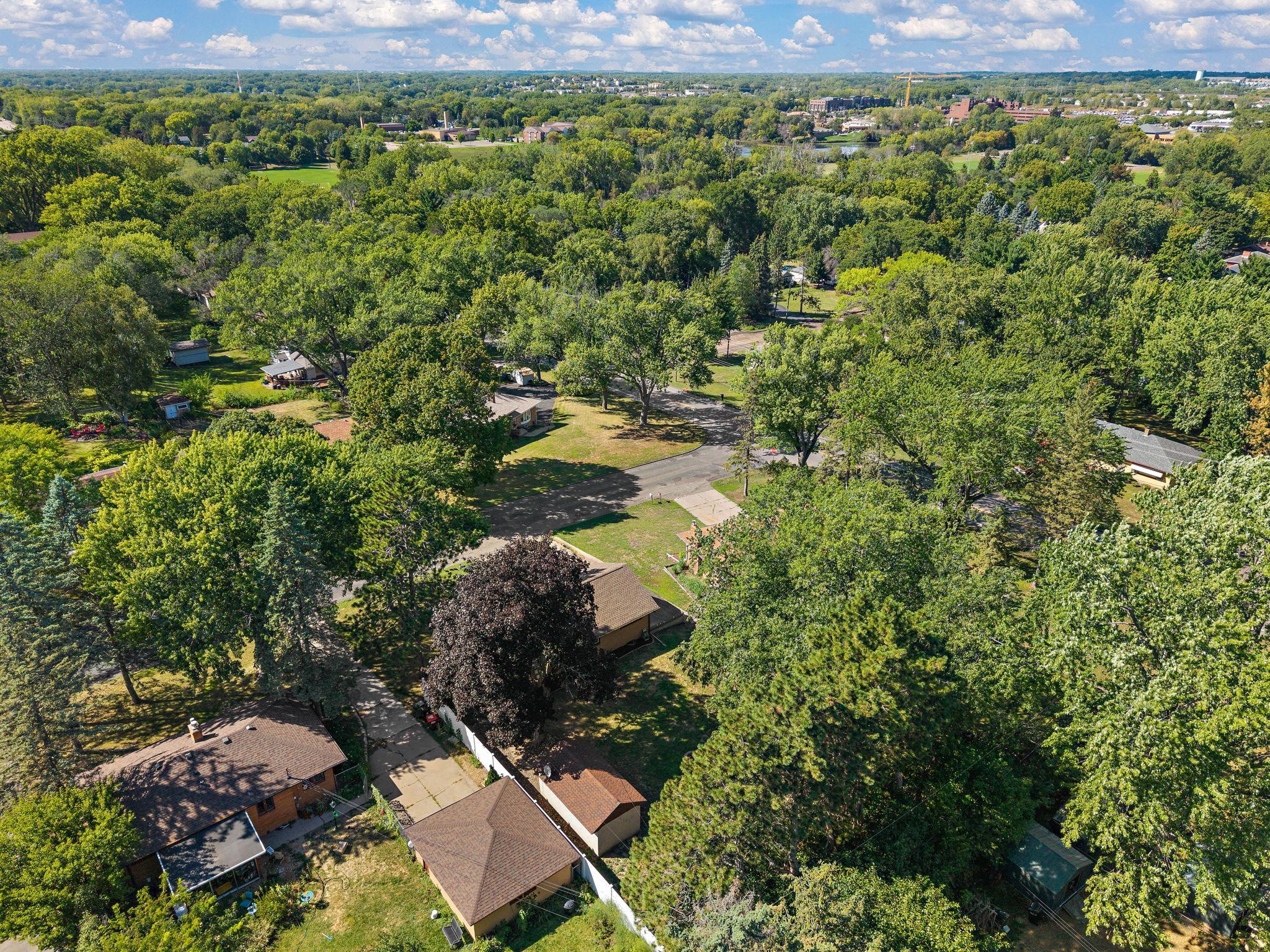View of Residential at 2624 Bittersweet Lane, Maplewood MN 55109, Maplewood (14 of 15) - Mike Wilen | Minnesota Team Real Estate