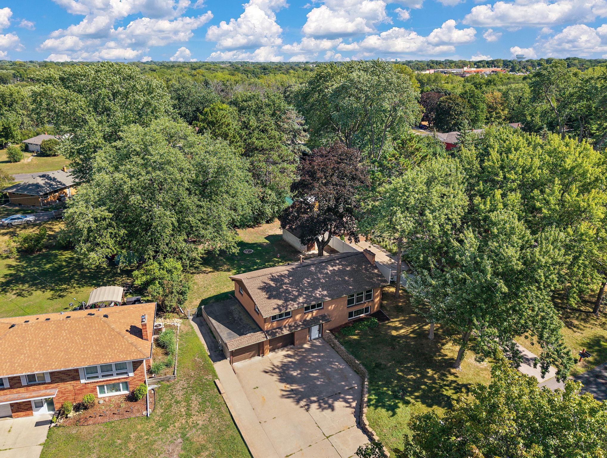 View of Residential at 2624 Bittersweet Lane, Maplewood MN 55109, Maplewood (11 of 15) - Mike Wilen | Minnesota Team Real Estate