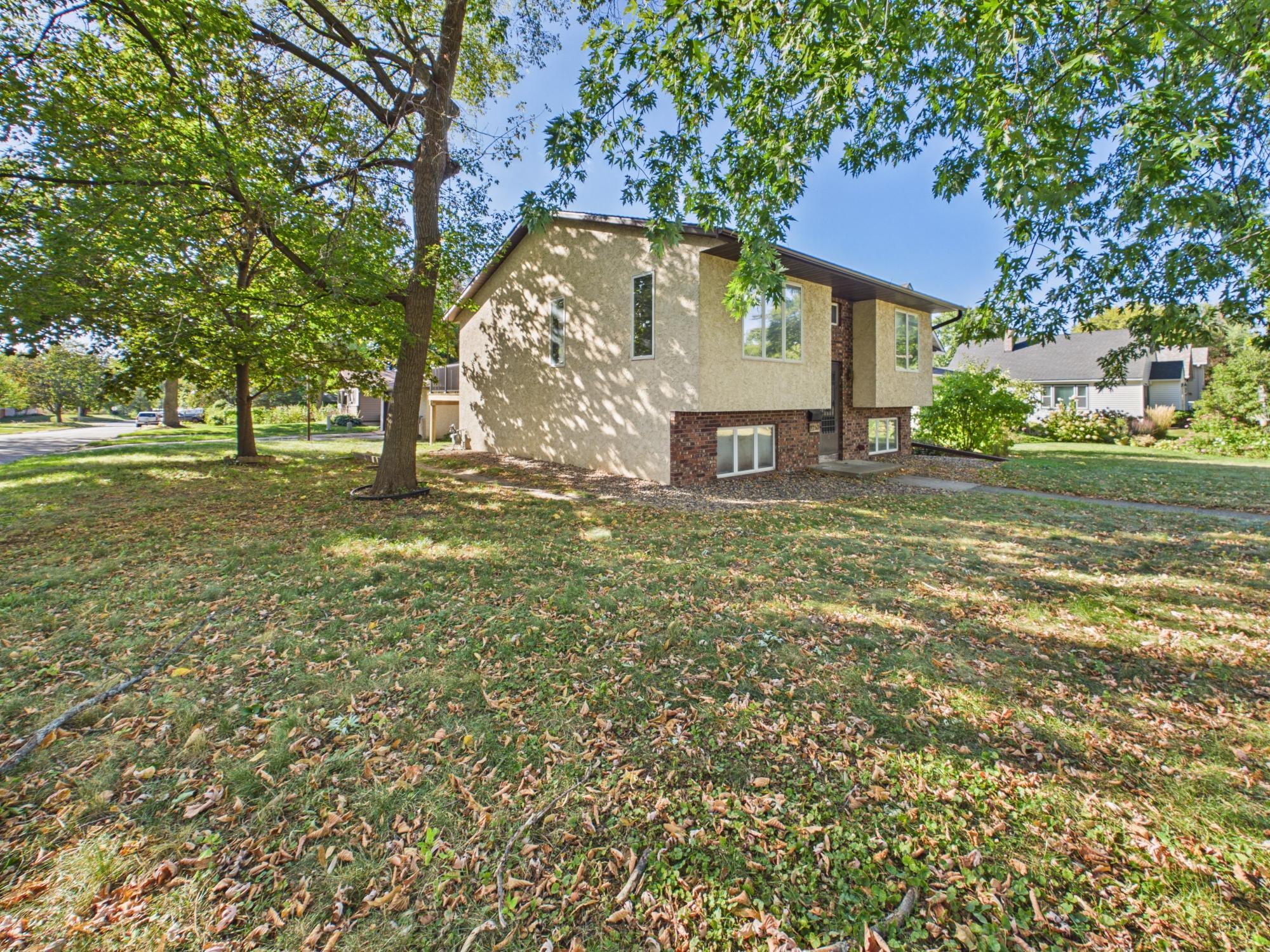 View of Residential at 2253 Charles Street, North Saint Paul MN 55109, North Saint Paul (23 of 25) - Mike Wilen | Minnesota Team Real Estate
