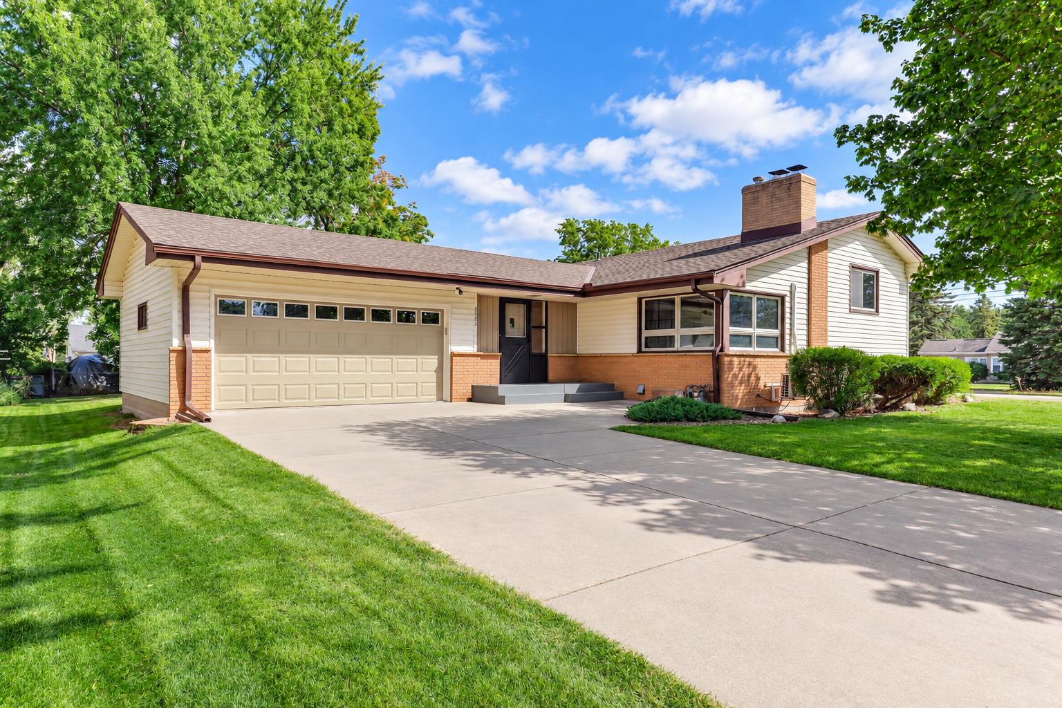 View of Single Family at 6501 Pierce Street, Fridley - Mike Wilen | Minnesota Team Real Estate