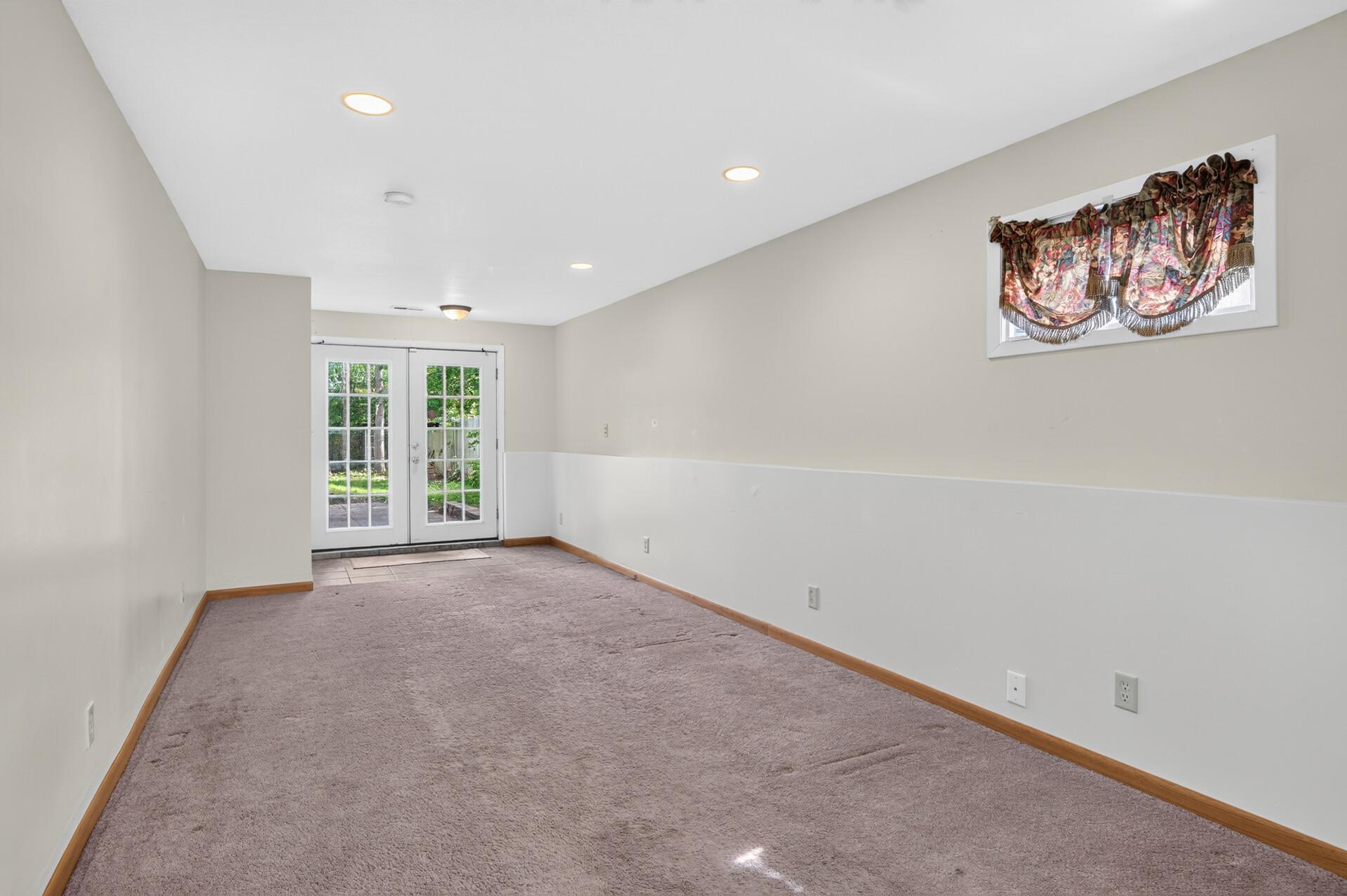 View of Residential at 412 Hazel Street, Saint Paul MN 55119, Saint Paul (33 of 47) - Mike Wilen | Minnesota Team Real Estate