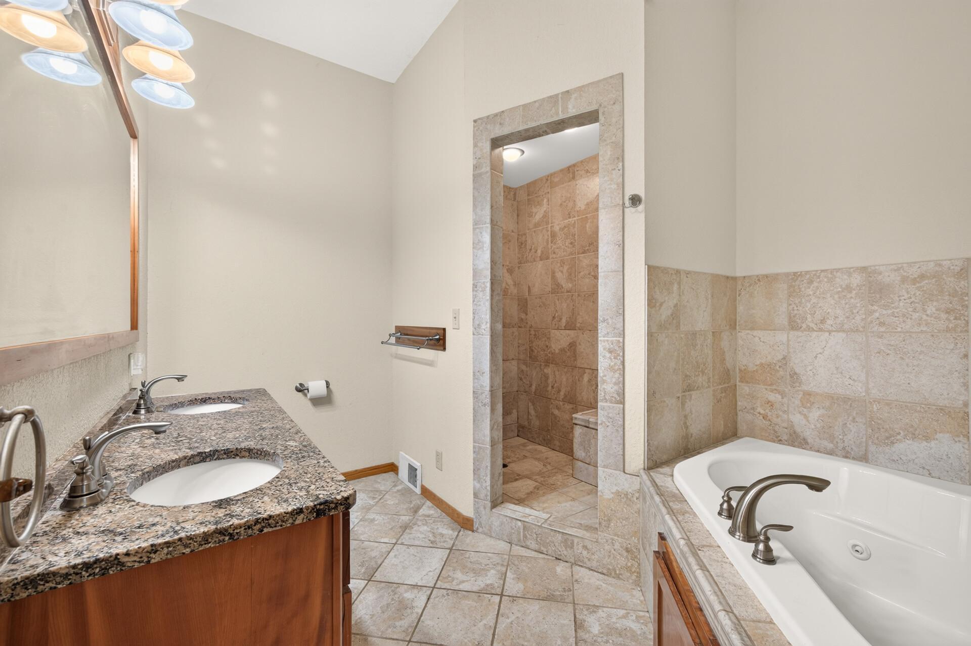 View of Residential at 412 Hazel Street, Saint Paul MN 55119, Saint Paul (25 of 47) - Mike Wilen | Minnesota Team Real Estate