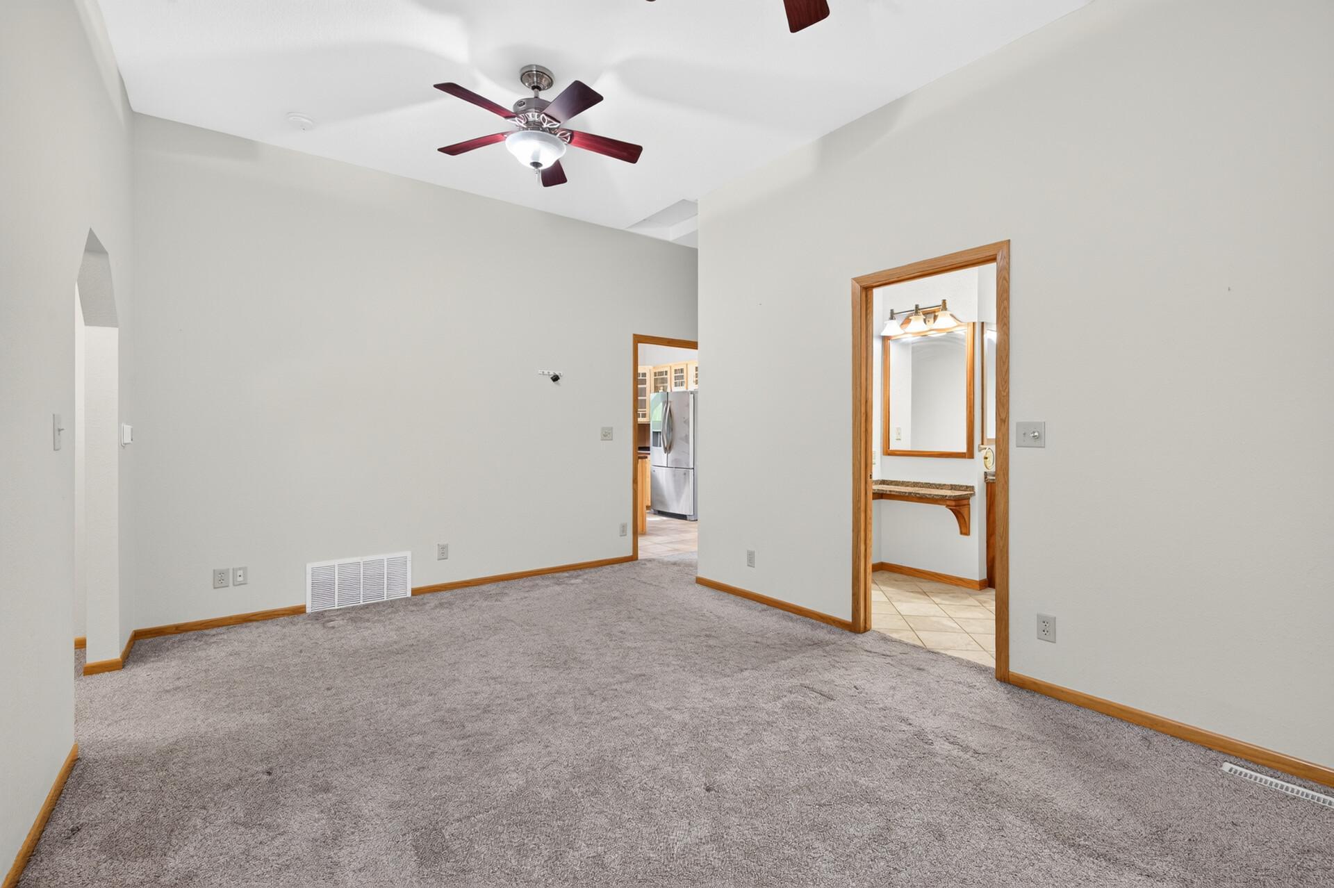 View of Residential at 412 Hazel Street, Saint Paul MN 55119, Saint Paul (24 of 47) - Mike Wilen | Minnesota Team Real Estate