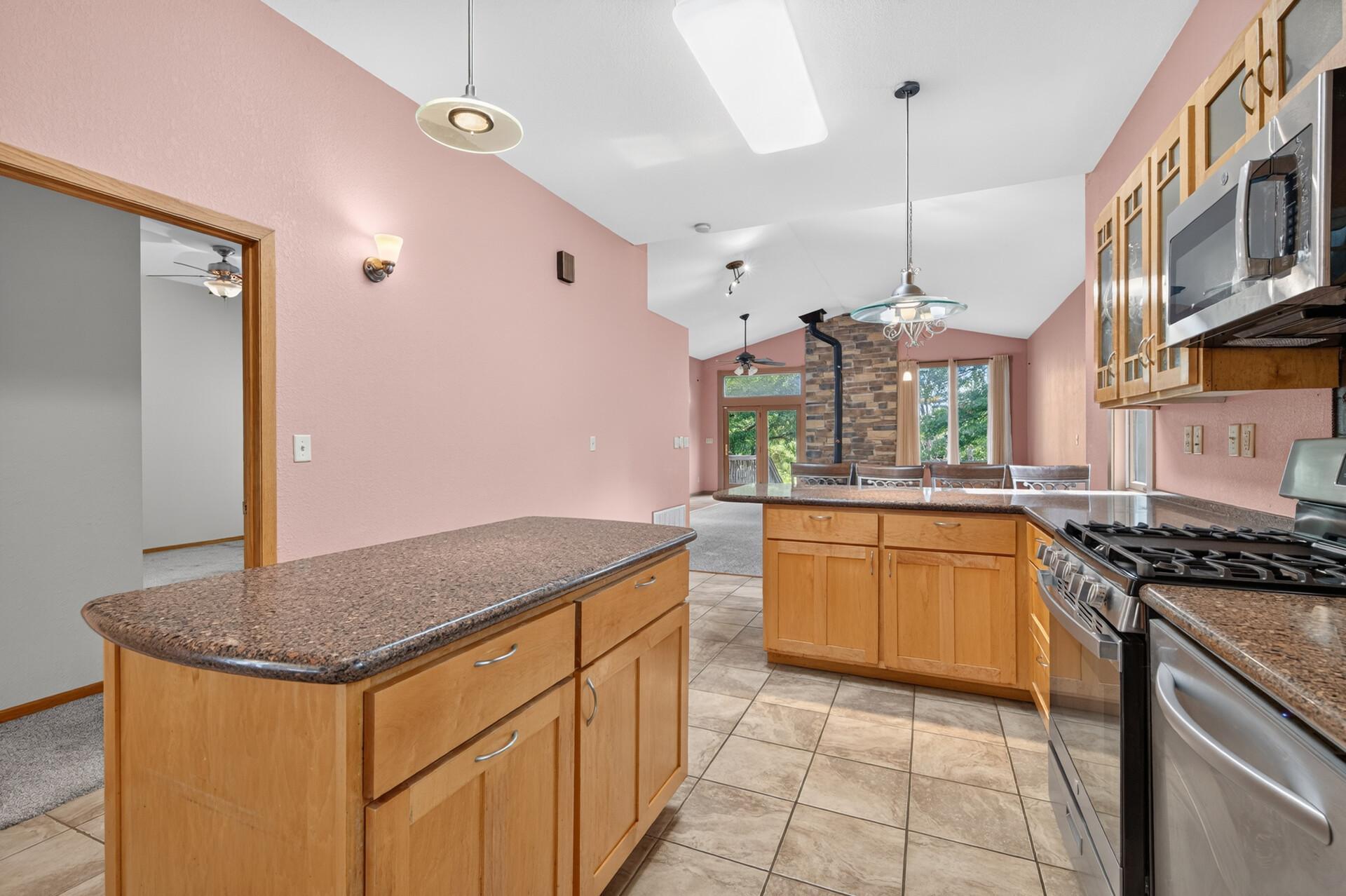 View of Residential at 412 Hazel Street, Saint Paul MN 55119, Saint Paul (15 of 47) - Mike Wilen | Minnesota Team Real Estate