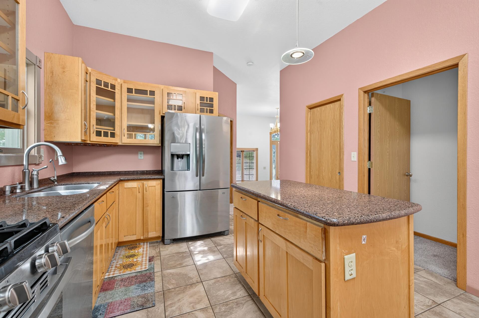 View of Residential at 412 Hazel Street, Saint Paul MN 55119, Saint Paul (14 of 47) - Mike Wilen | Minnesota Team Real Estate