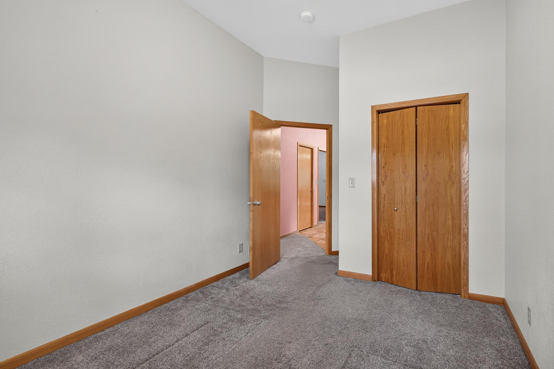 View of Residential at 412 Hazel Street, Saint Paul MN 55119, Saint Paul (10 of 47) - Mike Wilen | Minnesota Team Real Estate