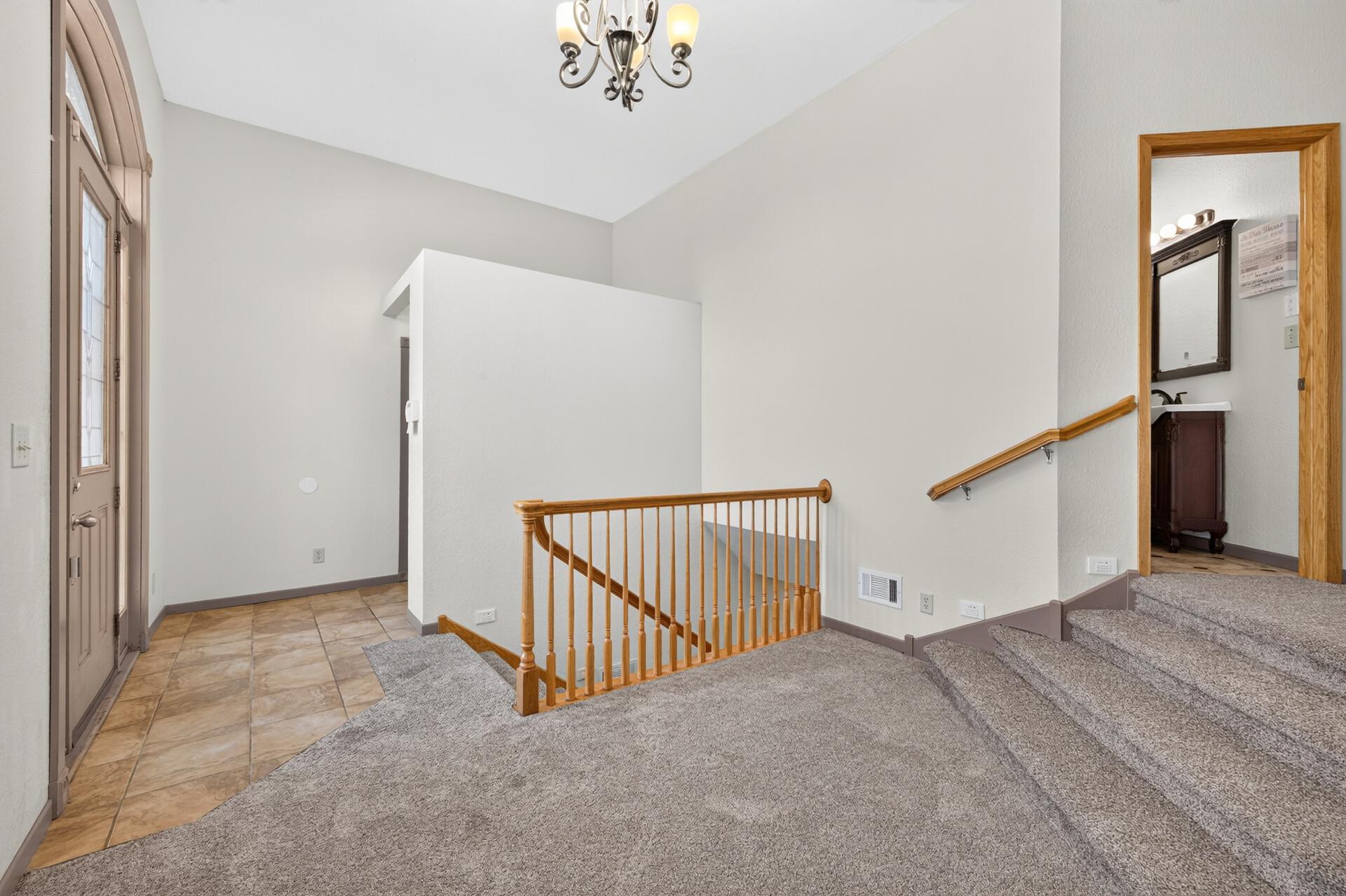 View of Residential at 412 Hazel Street, Saint Paul MN 55119, Saint Paul (6 of 47) - Mike Wilen | Minnesota Team Real Estate