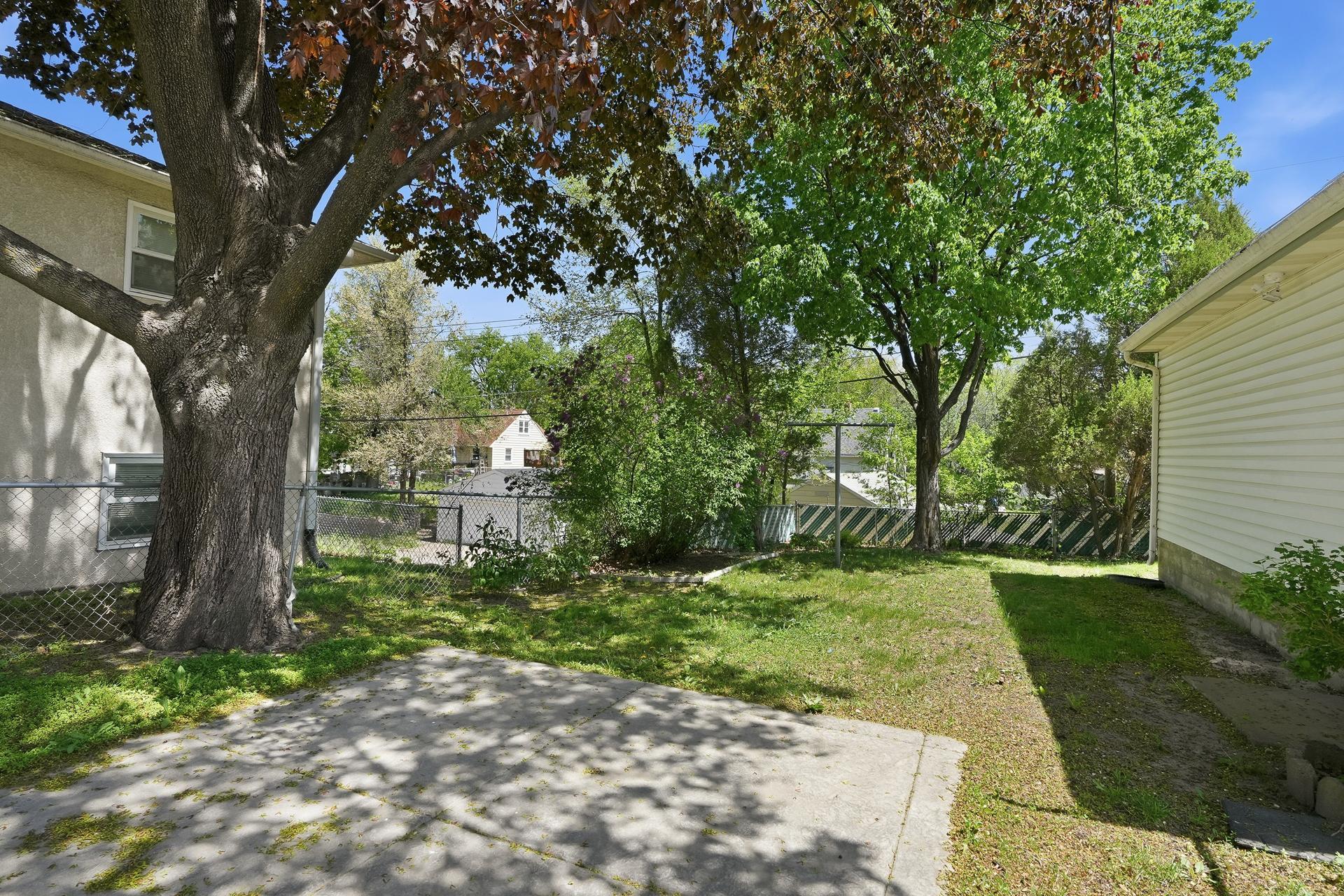 View of Residential at 1070 Dale Street, Saint Paul MN 55117, Saint Paul (8 of 38) - Mike Wilen | Minnesota Team Real Estate