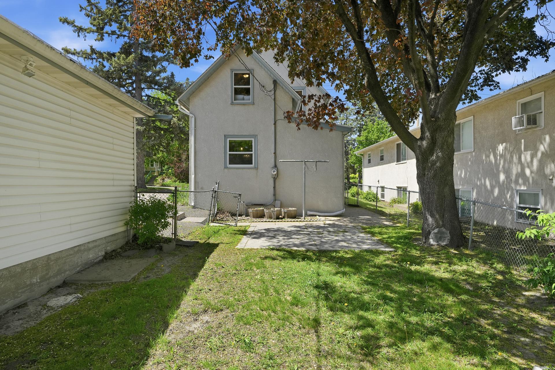 View of Residential at 1070 Dale Street, Saint Paul MN 55117, Saint Paul (11 of 38) - Mike Wilen | Minnesota Team Real Estate