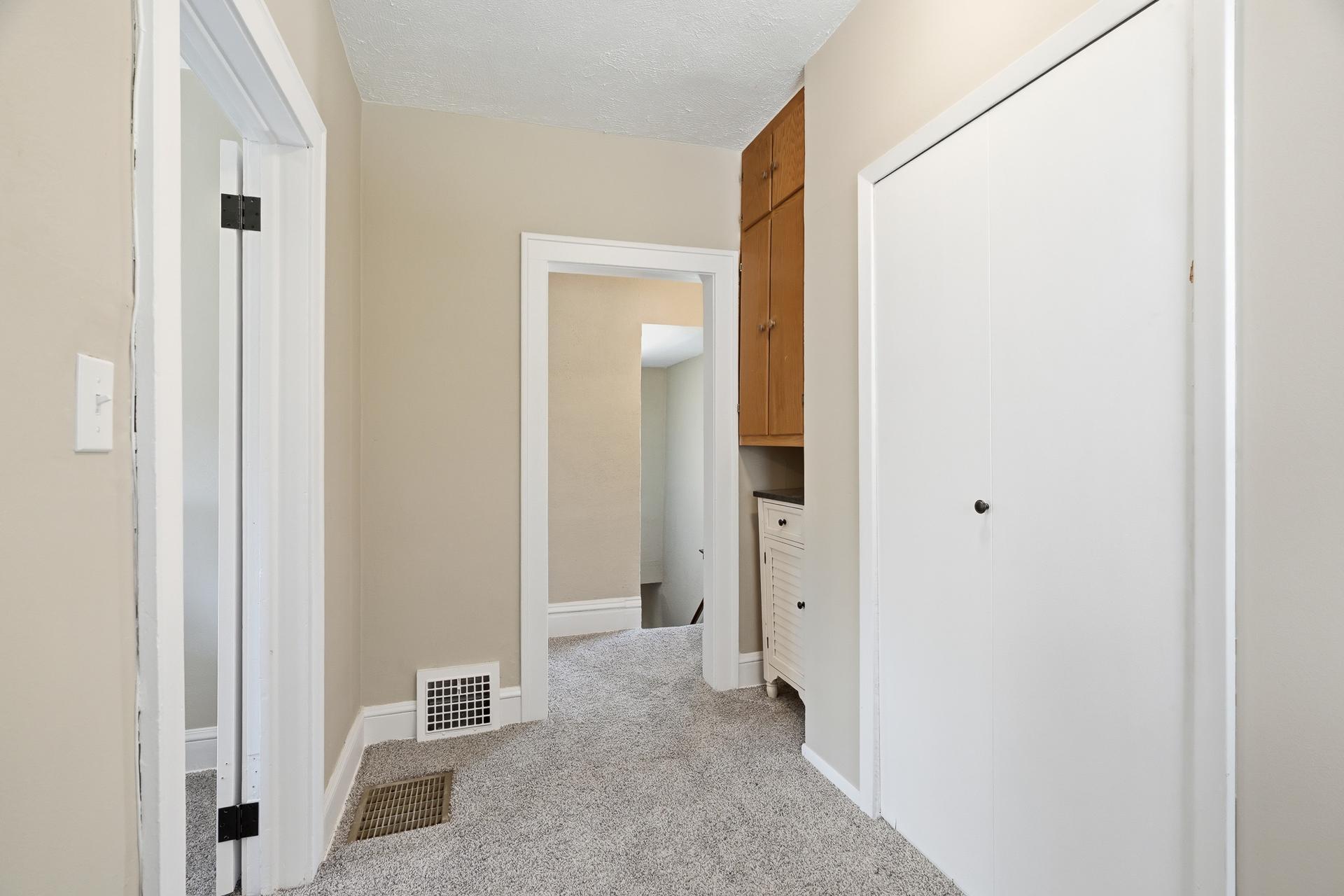 View of Residential at 1070 Dale Street, Saint Paul MN 55117, Saint Paul (30 of 38) - Mike Wilen | Minnesota Team Real Estate