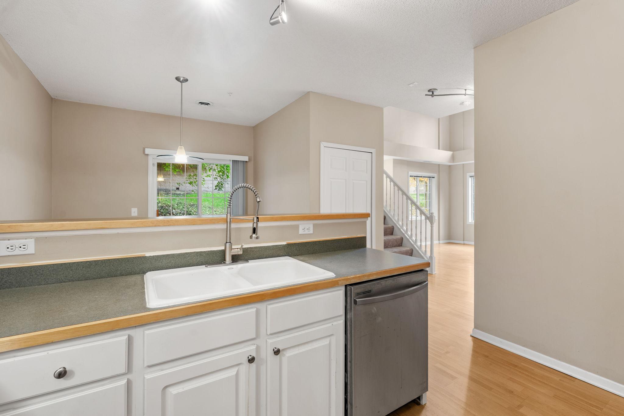 View of Residential at 320 Willoughby Way, Minnetonka MN 55305, Minnetonka (20 of 38) - Mike Wilen | Minnesota Team Real Estate