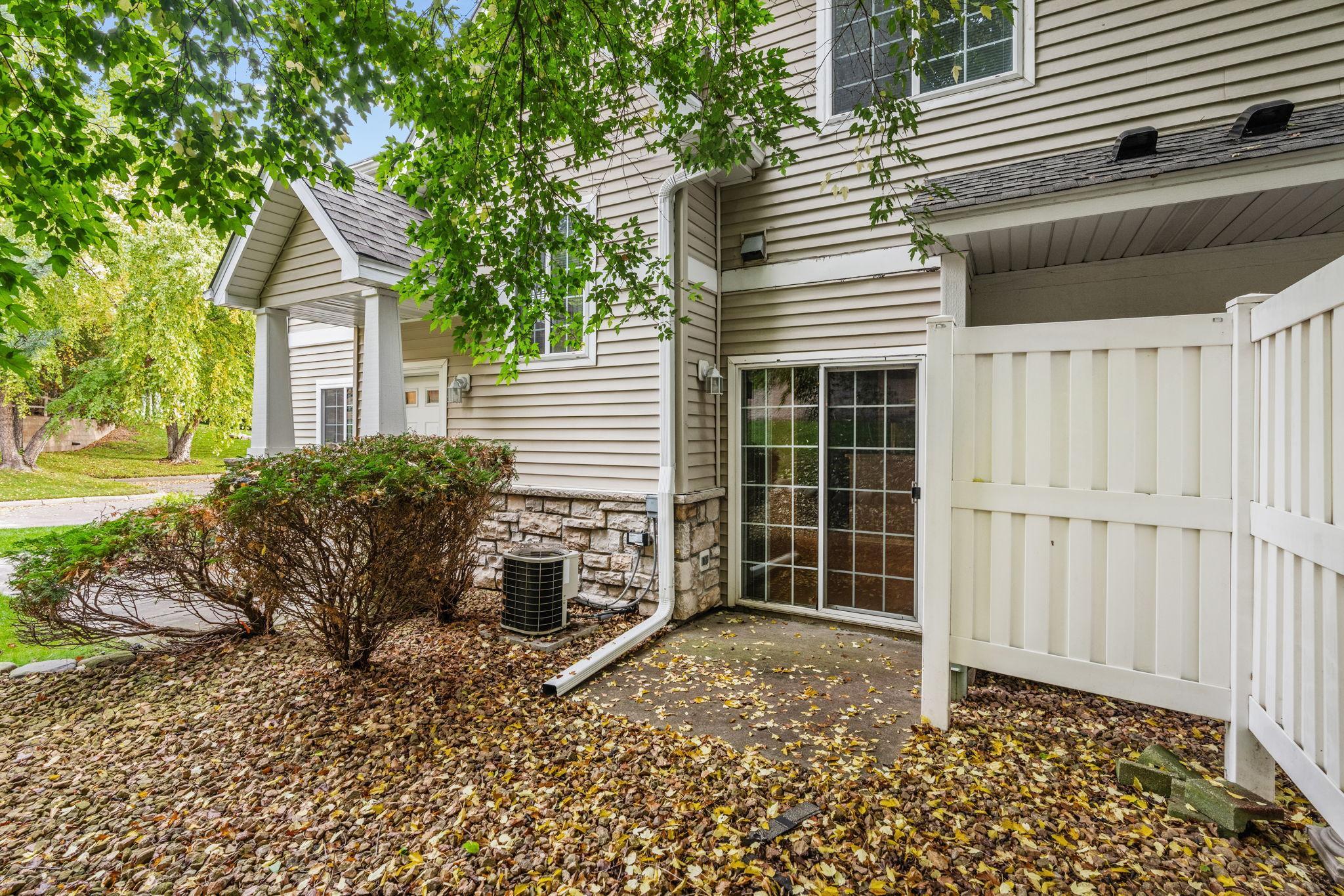 View of Residential at 320 Willoughby Way, Minnetonka MN 55305, Minnetonka (7 of 38) - Mike Wilen | Minnesota Team Real Estate