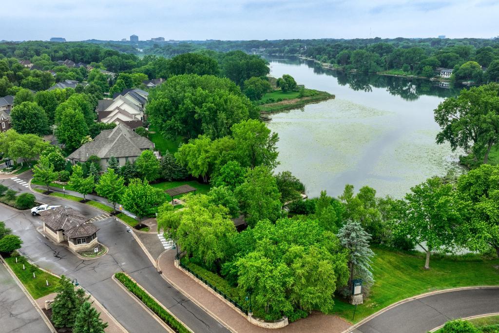 View of Residential at 1340 Waterford Drive, Golden Valley MN 55422, Golden Valley (32 of 38) - Mike Wilen | Minnesota Team Real Estate