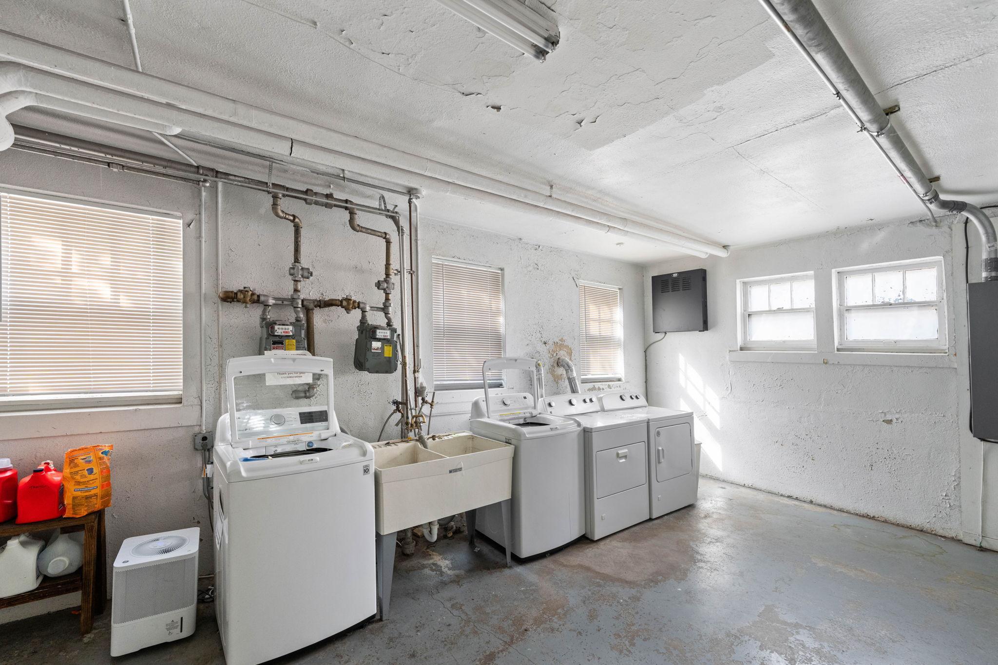 View of Residential at 3252 Fremont Avenue #203, Minneapolis MN 55408, Minneapolis (23 of 26) - Mike Wilen | Minnesota Team Real Estate