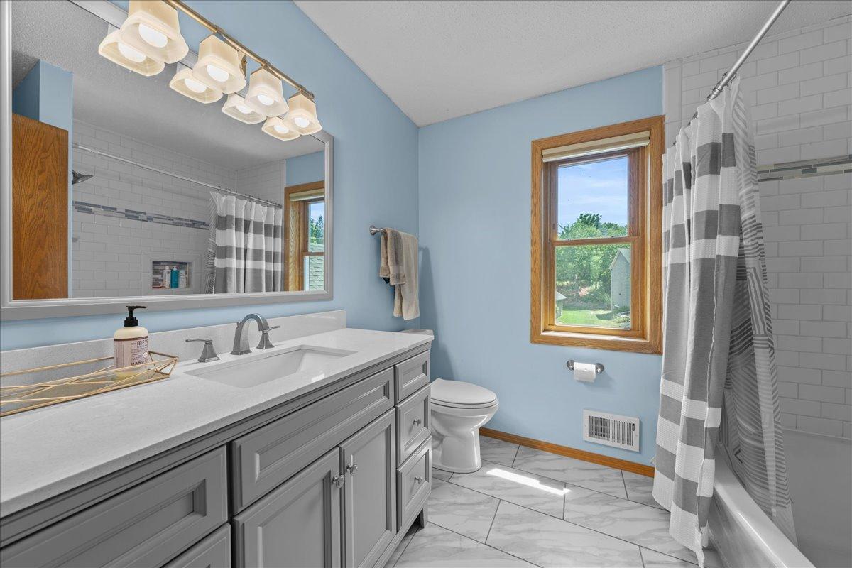 View of Residential at 17672 Kettering Trail, Lakeville MN 55044, Lakeville (48 of 75) - Mike Wilen | Minnesota Team Real Estate