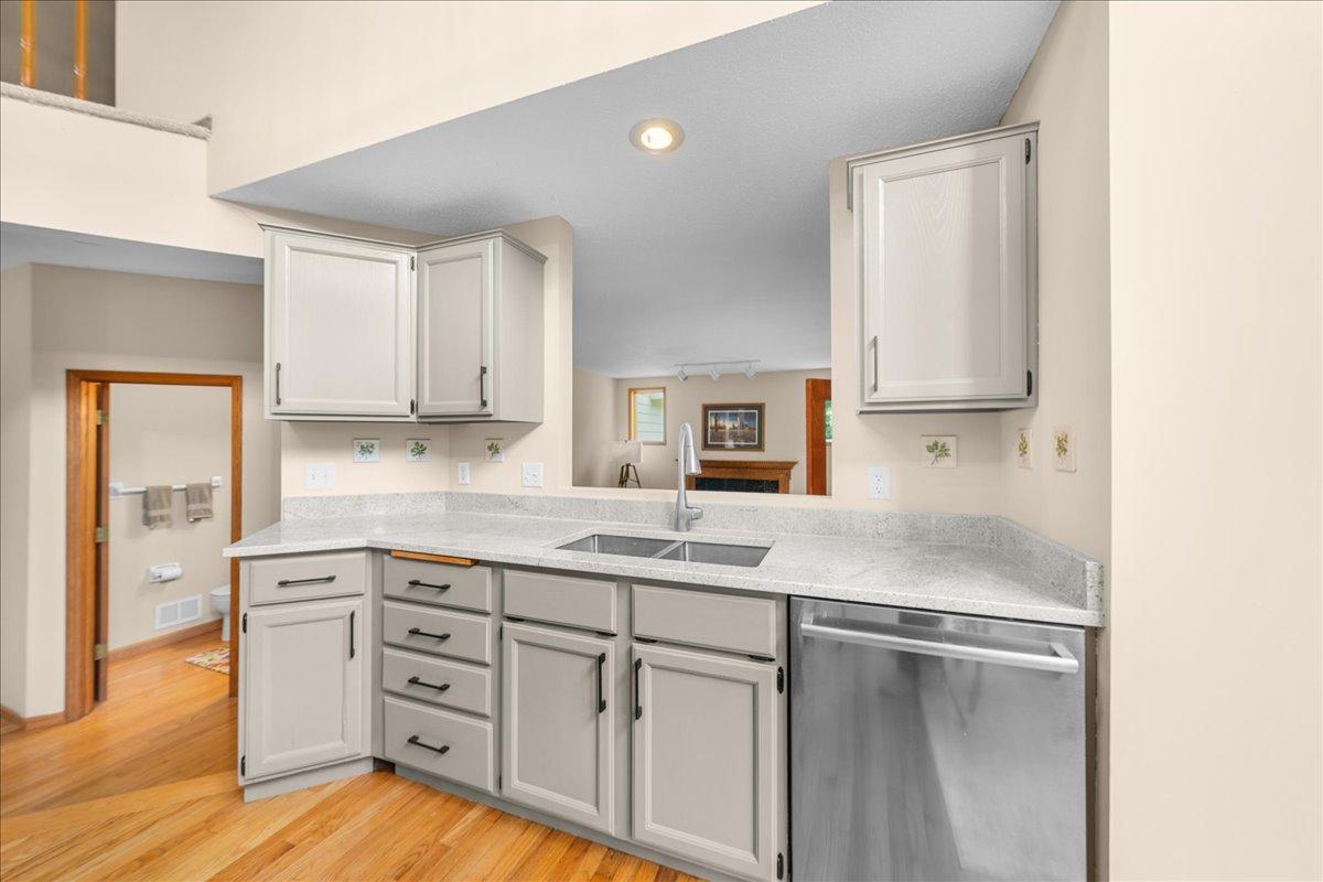View of Residential at 17672 Kettering Trail, Lakeville MN 55044, Lakeville (8 of 75) - Mike Wilen | Minnesota Team Real Estate