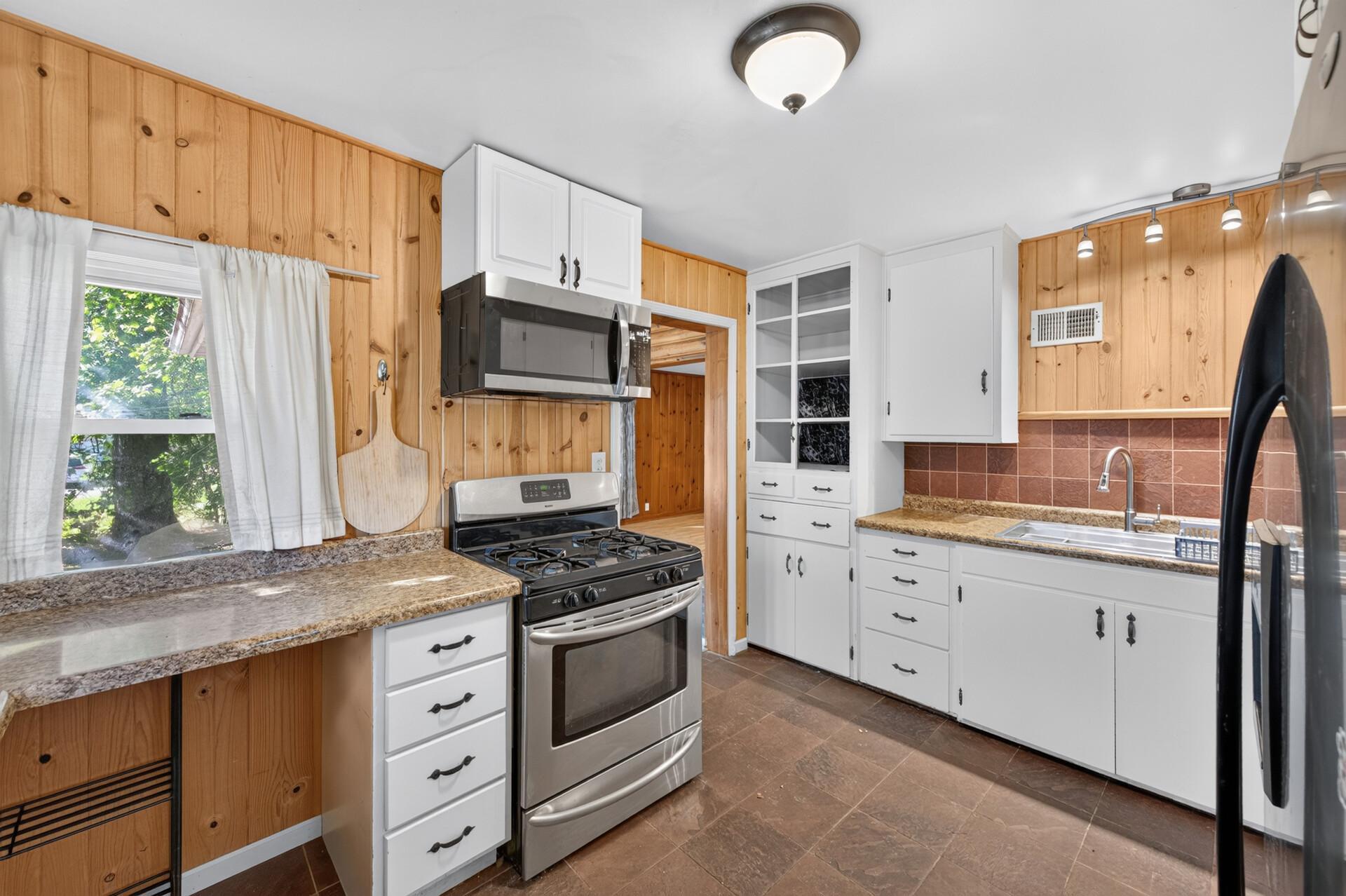 View of Residential at 1349 Hazelwood Street, Saint Paul MN 55106, Saint Paul (3 of 37) - Mike Wilen | Minnesota Team Real Estate