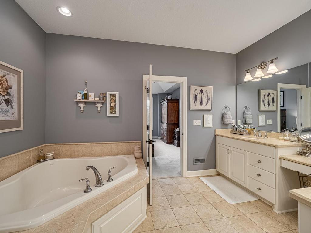 View of Residential at 15841 Eastbend Way, Apple Valley MN 55124, Apple Valley (23 of 43) - Mike Wilen | Minnesota Team Real Estate