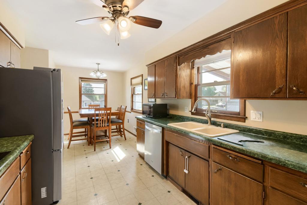 View of Residential at 512 9th Avenue, South Saint Paul MN 55075, South Saint Paul (8 of 33) - Mike Wilen | Minnesota Team Real Estate