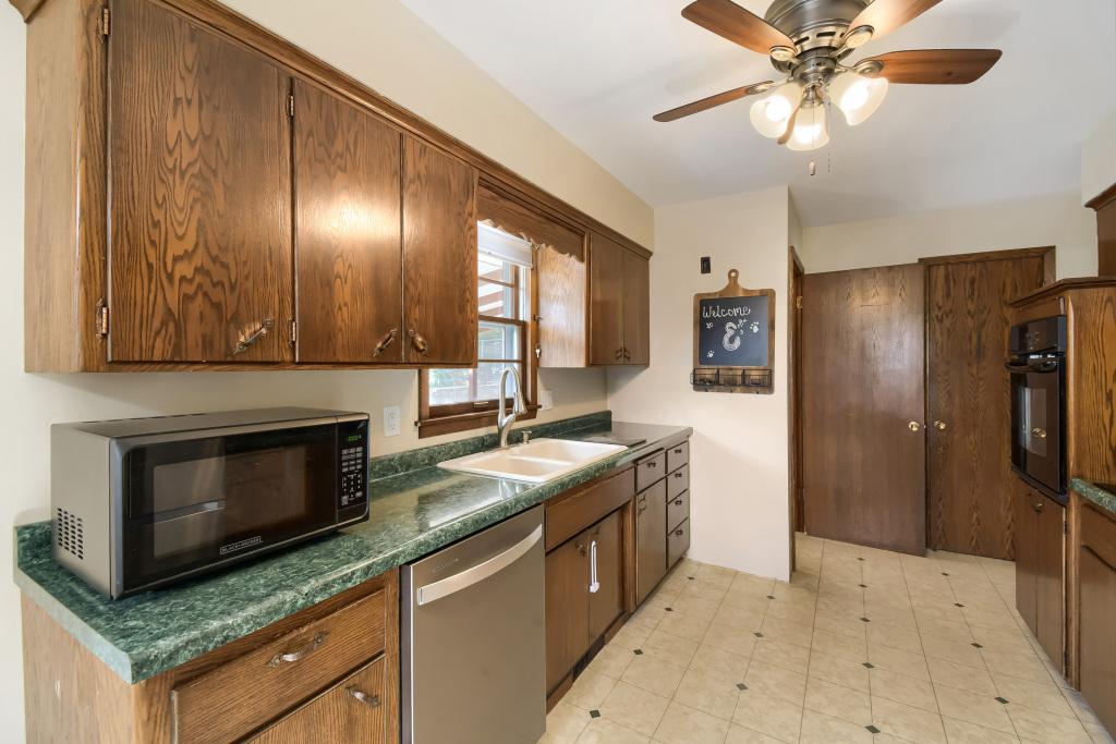 View of Residential at 512 9th Avenue, South Saint Paul MN 55075, South Saint Paul (6 of 33) - Mike Wilen | Minnesota Team Real Estate