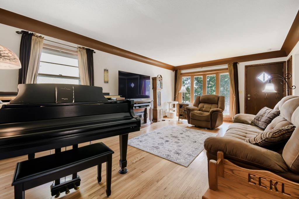 View of Residential at 512 9th Avenue, South Saint Paul MN 55075, South Saint Paul (5 of 33) - Mike Wilen | Minnesota Team Real Estate