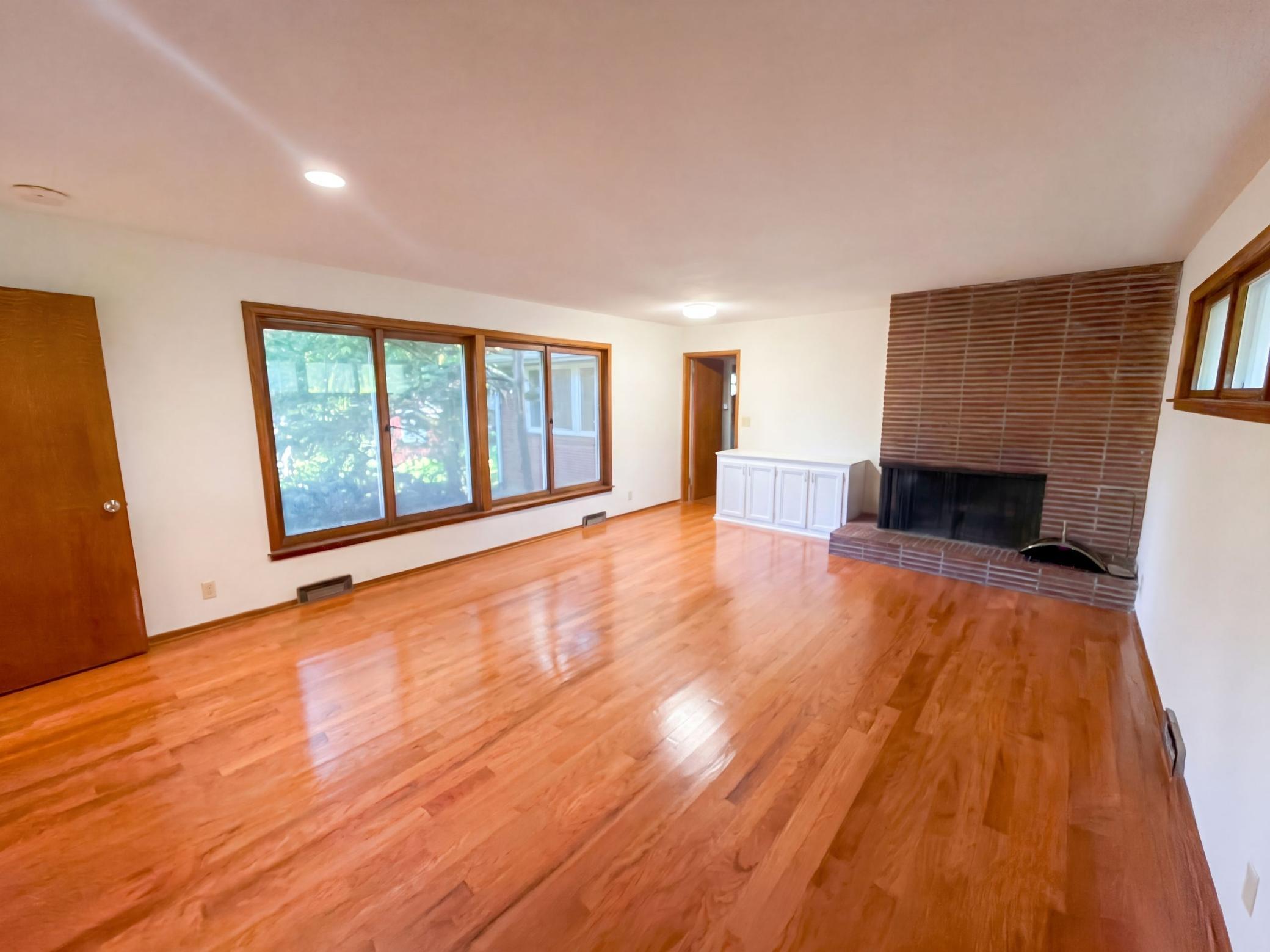View of Residential at 2000 Herschel Street, Roseville MN 55113, Roseville (23 of 24) - Mike Wilen | Minnesota Team Real Estate